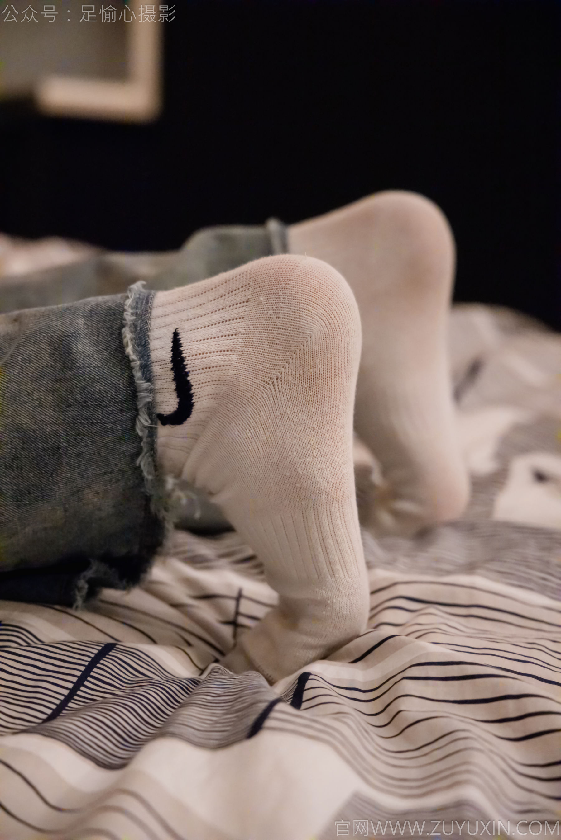 足愉心 No.012 奶芙 （搭配：碎花衬衫、牛仔长裤、运动鞋、白色棉袜、裸足）/(110P)