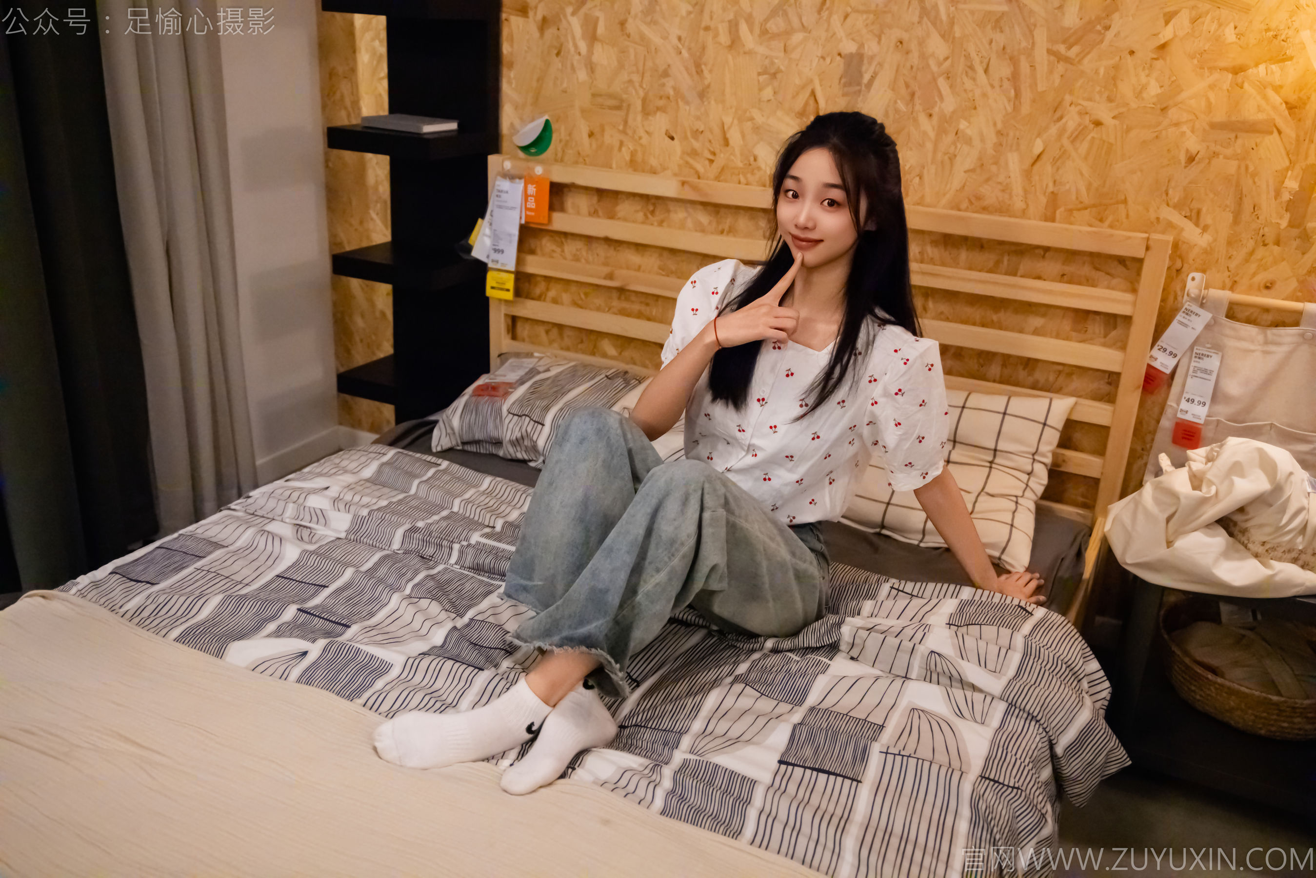 足愉心 No.012 奶芙 （搭配：碎花衬衫、牛仔长裤、运动鞋、白色棉袜、裸足）/(110P)