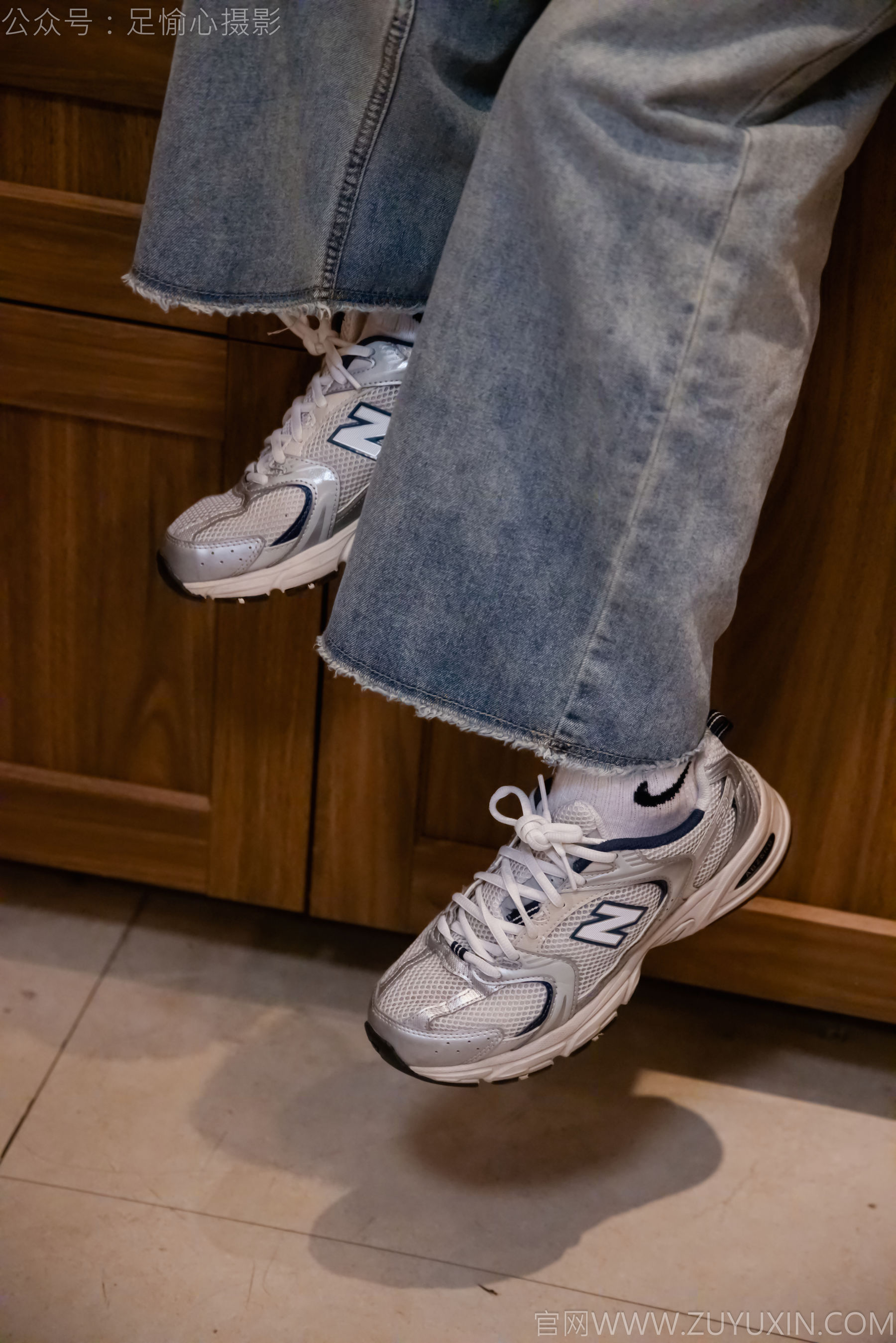 足愉心 No.012 奶芙 （搭配：碎花衬衫、牛仔长裤、运动鞋、白色棉袜、裸足）/(110P)