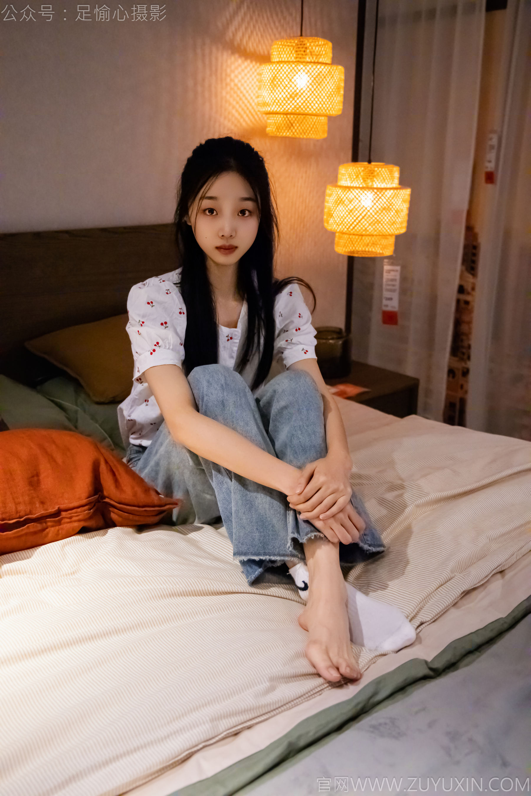 足愉心 No.012 奶芙 （搭配：碎花衬衫、牛仔长裤、运动鞋、白色棉袜、裸足）/(110P)