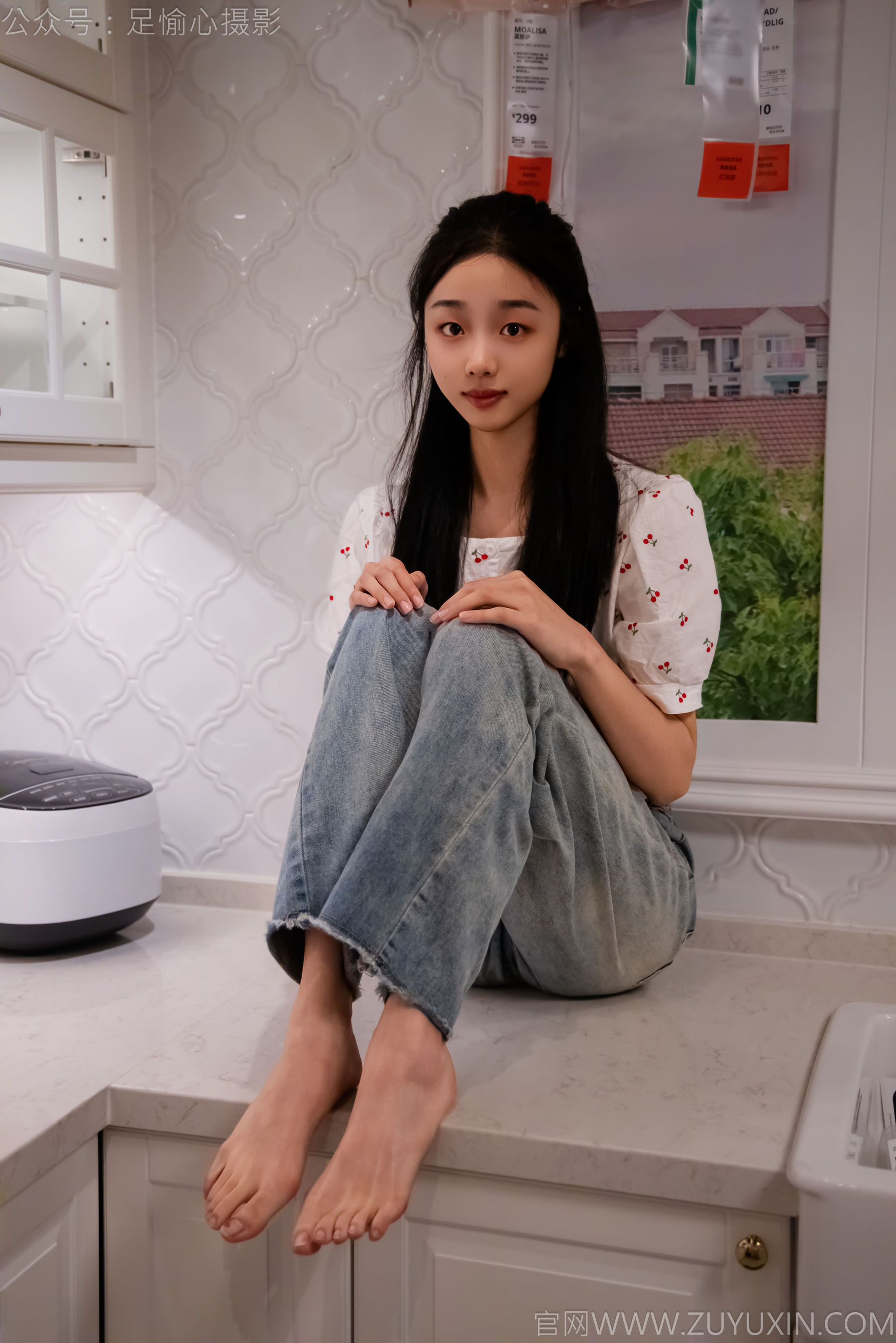 足愉心 No.012 奶芙 （搭配：碎花衬衫、牛仔长裤、运动鞋、白色棉袜、裸足）/(110P)