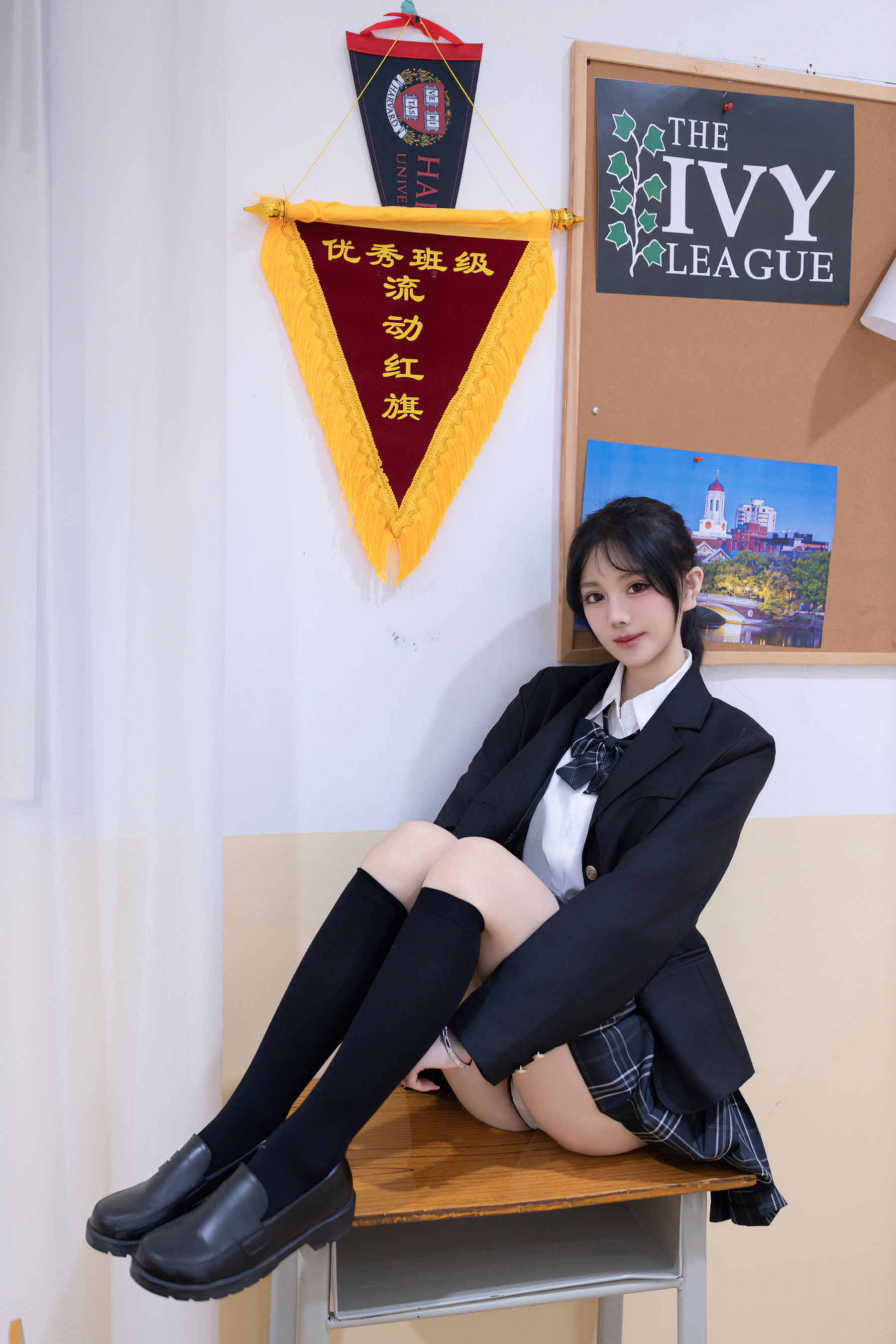 谢小蒽 教室调教写真/(100P)