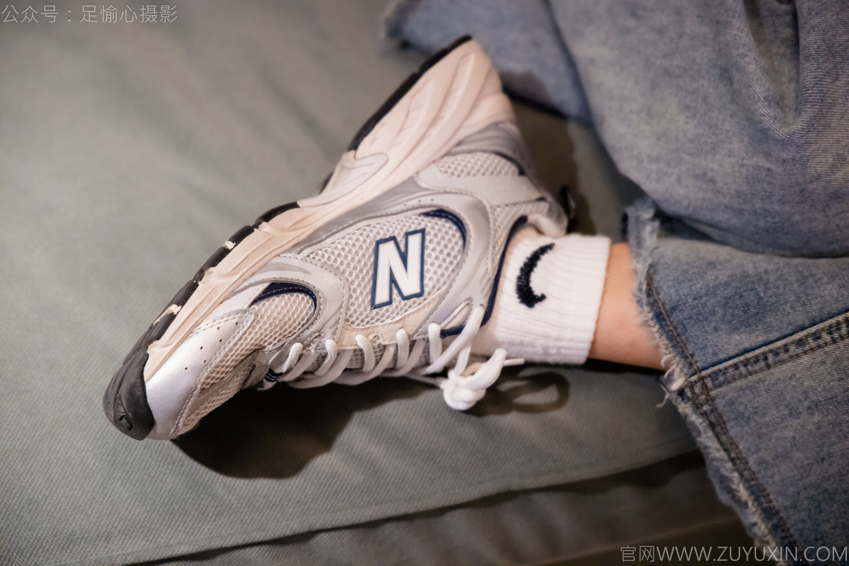 足愉心 No.012 奶芙 （搭配：碎花衬衫、牛仔长裤、运动鞋、白色棉袜、裸足）/(110P)