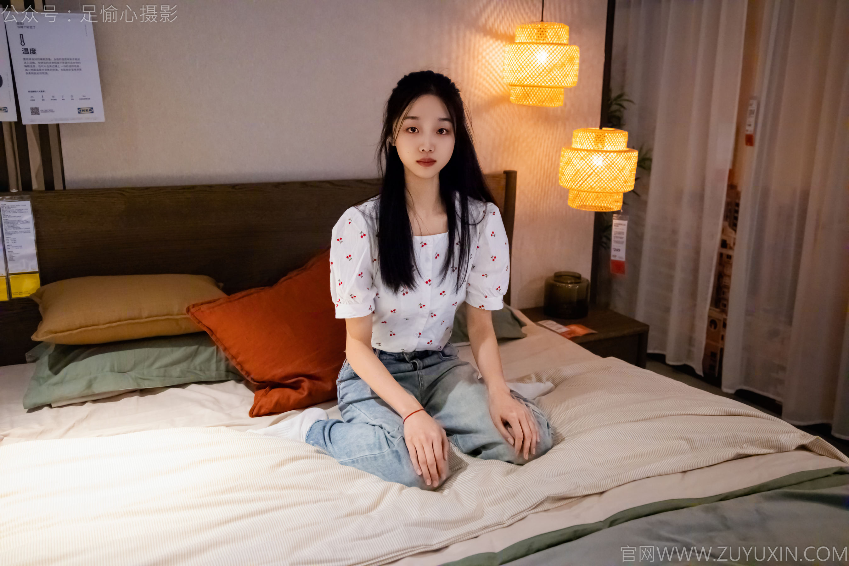 足愉心 No.012 奶芙 （搭配：碎花衬衫、牛仔长裤、运动鞋、白色棉袜、裸足）/(110P)