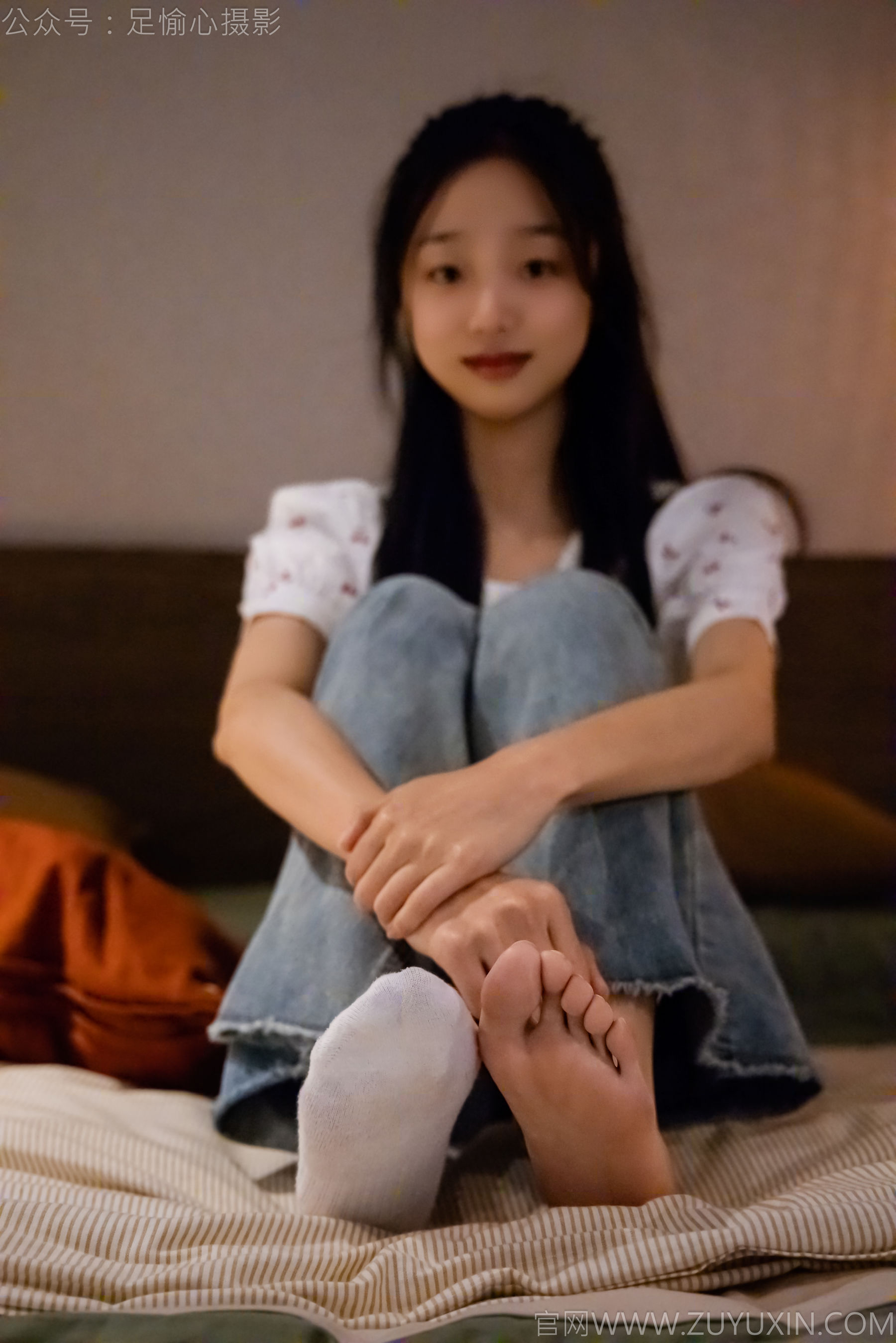 足愉心 No.012 奶芙 （搭配：碎花衬衫、牛仔长裤、运动鞋、白色棉袜、裸足）/(110P)