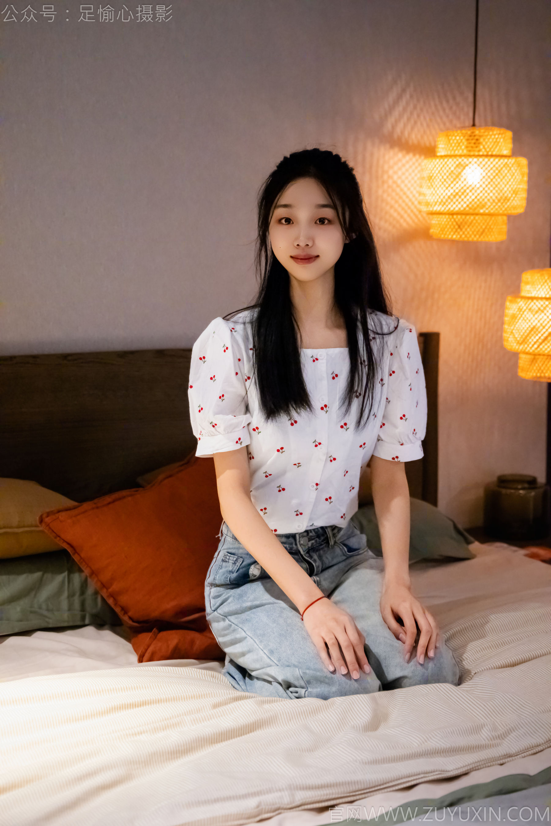 足愉心 No.012 奶芙 （搭配：碎花衬衫、牛仔长裤、运动鞋、白色棉袜、裸足）/(110P)