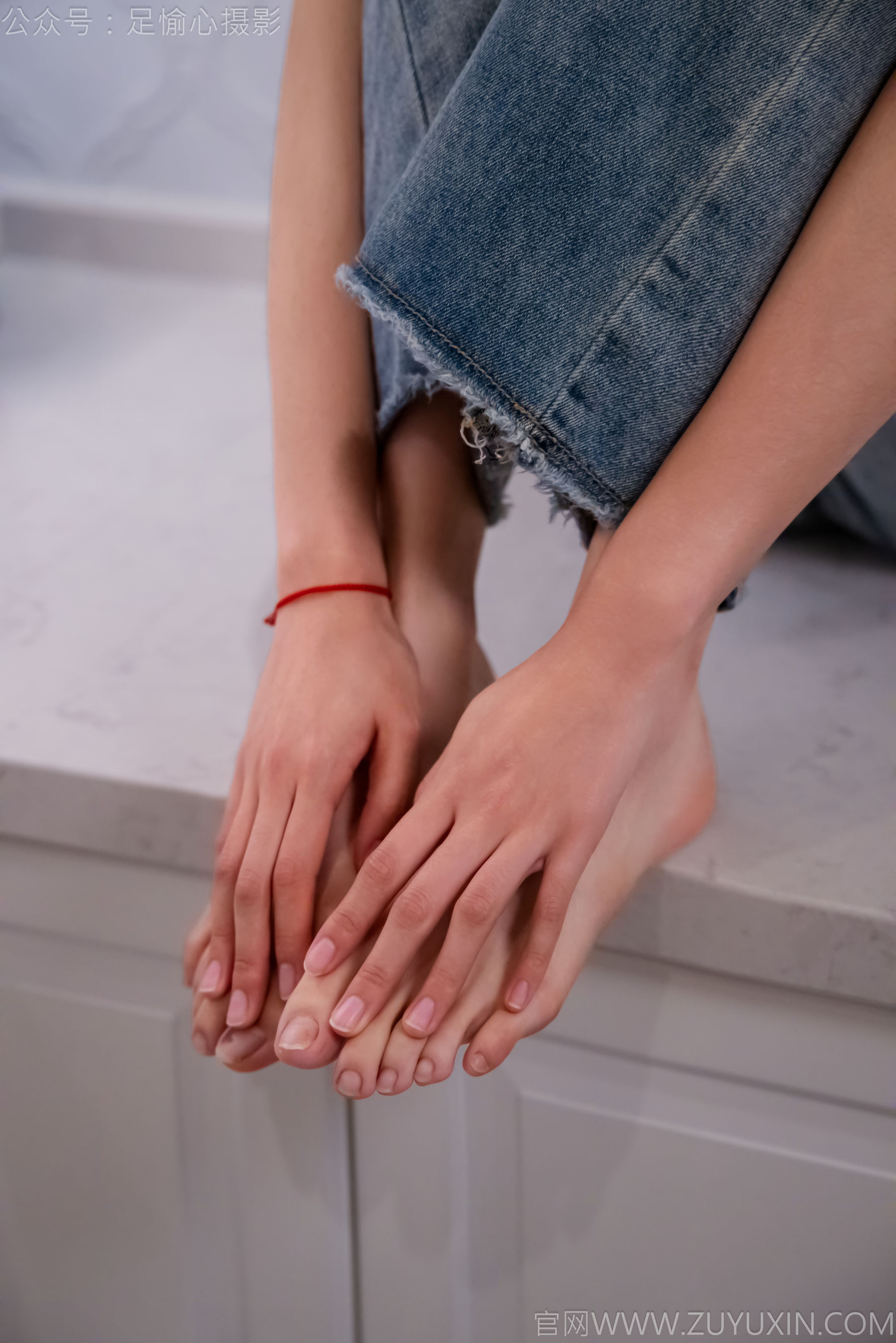 足愉心 No.012 奶芙 （搭配：碎花衬衫、牛仔长裤、运动鞋、白色棉袜、裸足）/(110P)