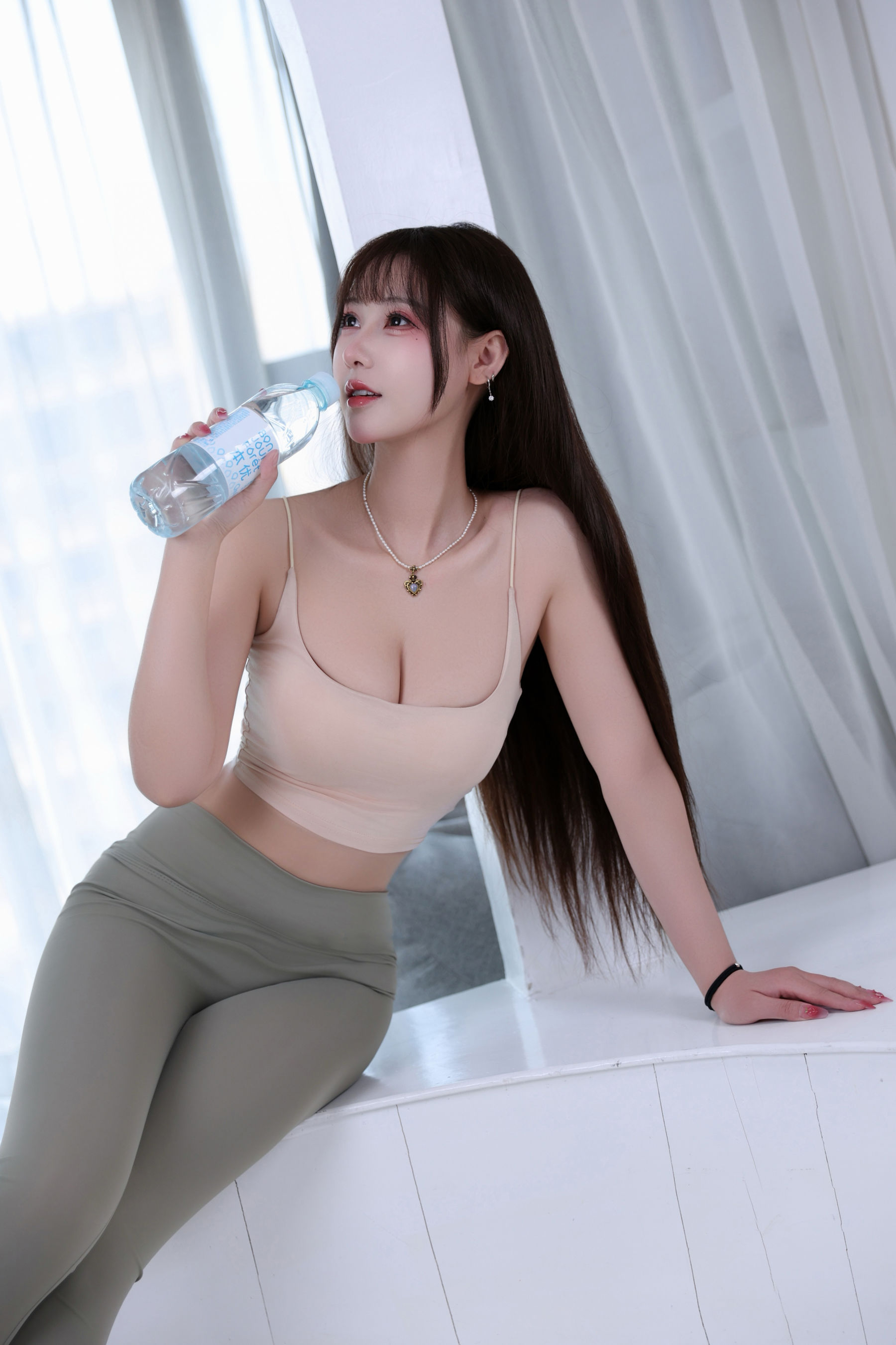 羽生三未 图集 - 瑜伽姐姐/(42P)