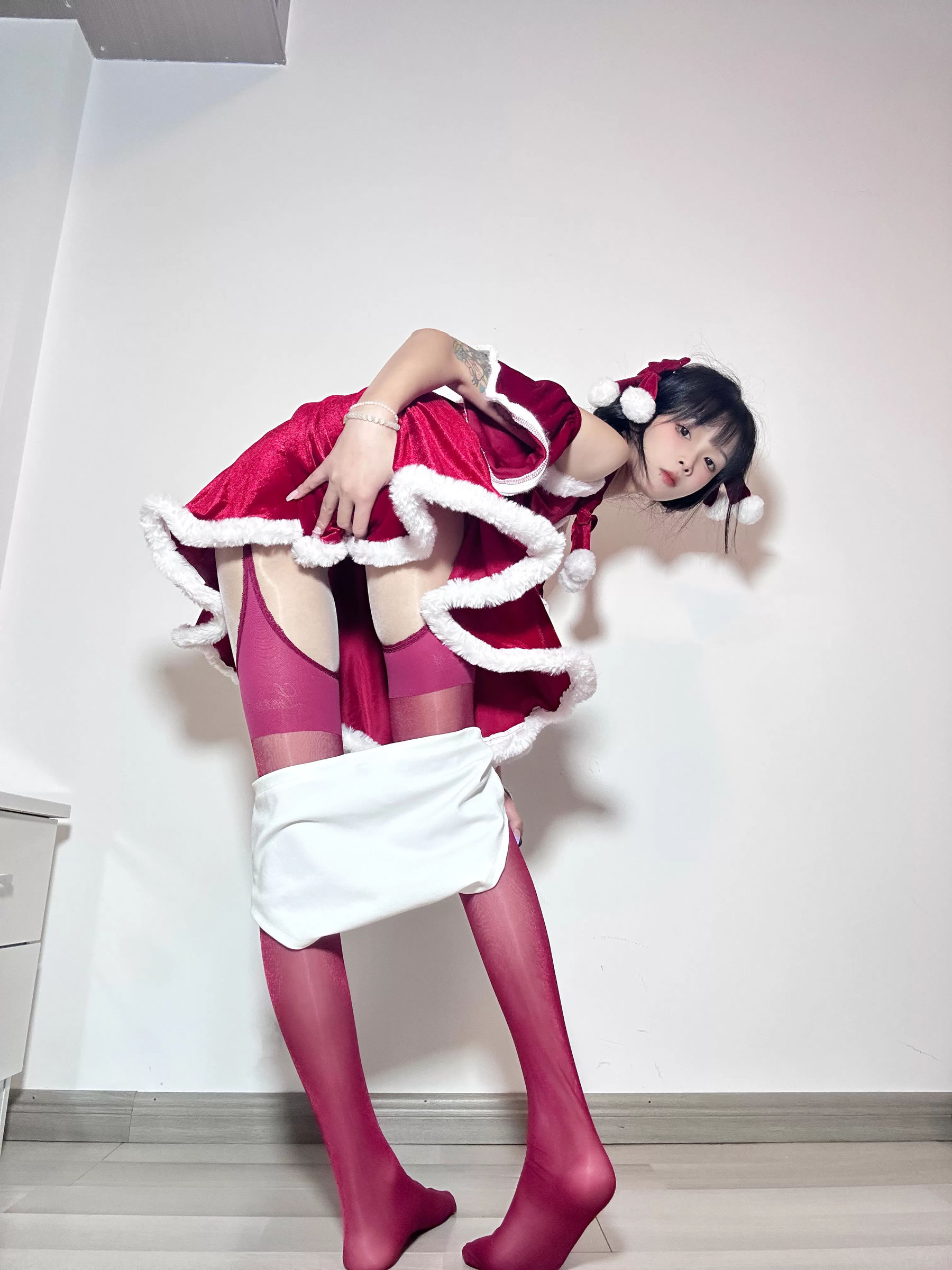 聂傲娇 - 圣诞红色魅惑/(20P)