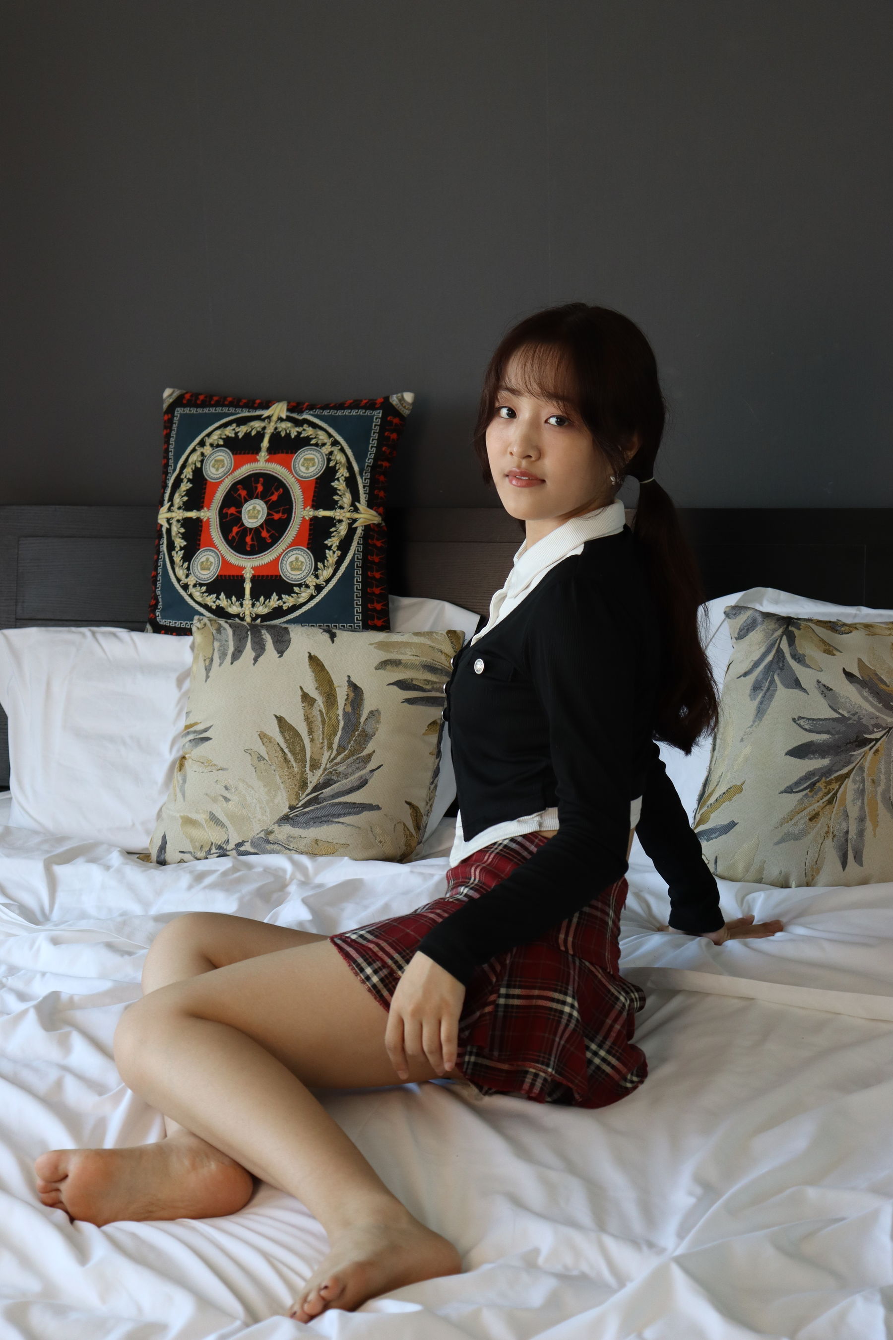 绮梦摄影 2024.08.23 No.004 以凡 珍藏无修无水印版/(313P)