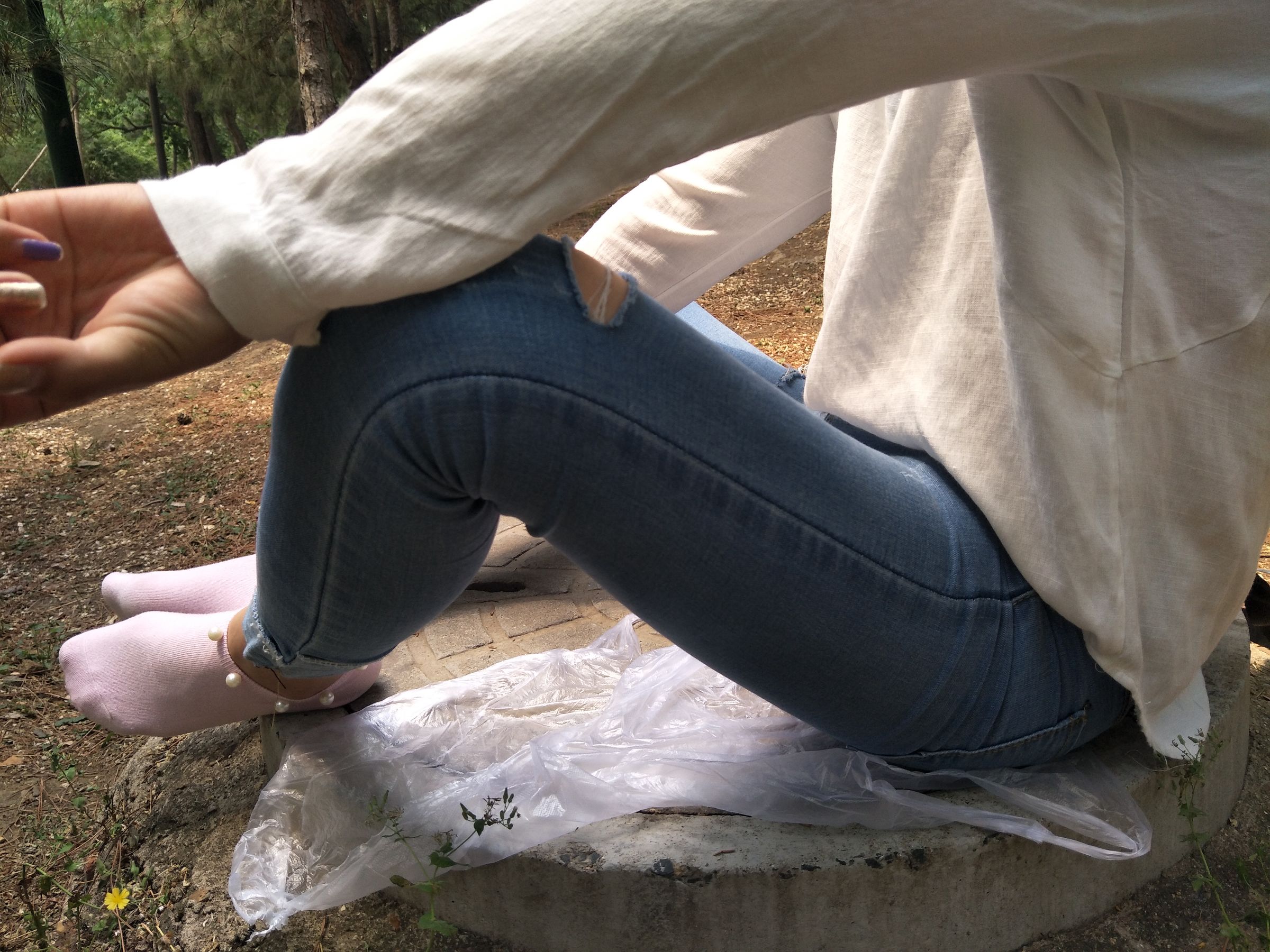 紧身堂妹约出换网袜/(234P)