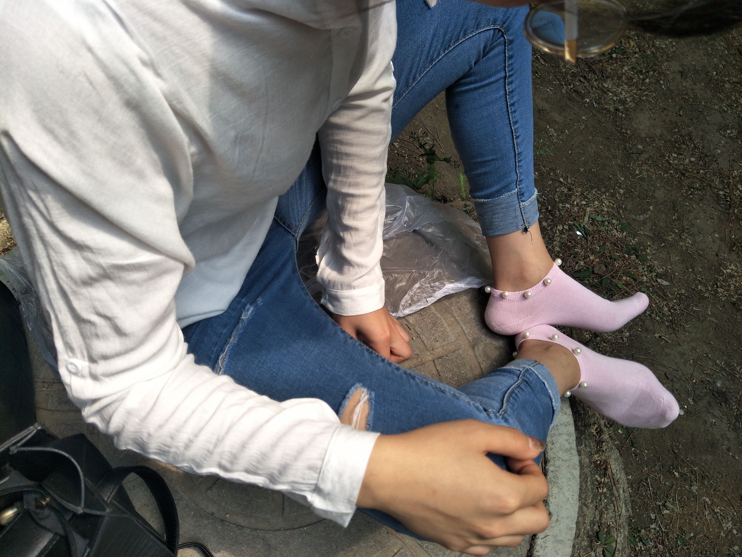 紧身堂妹约出换网袜/(234P)