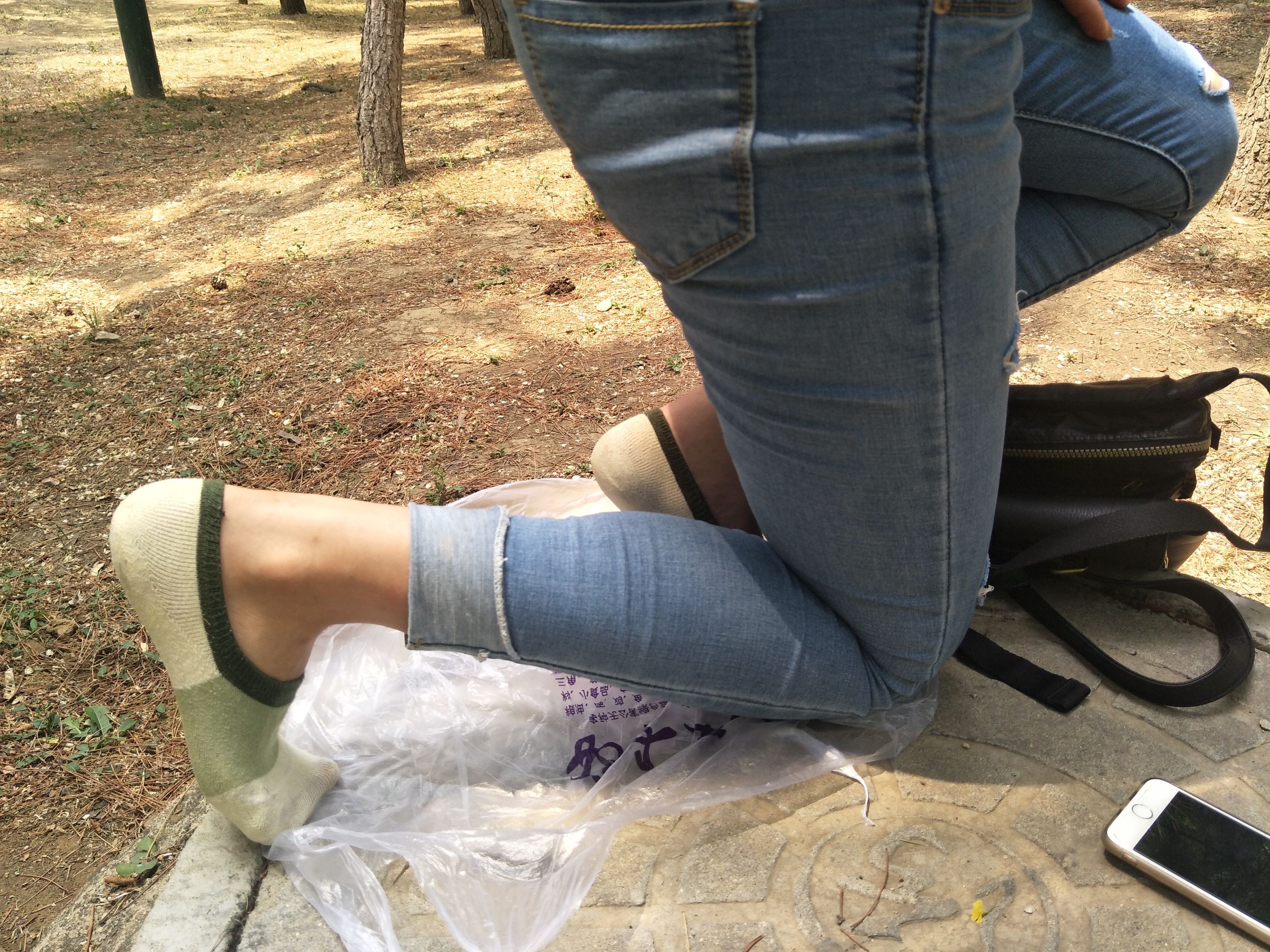 紧身堂妹约出换网袜/(234P)