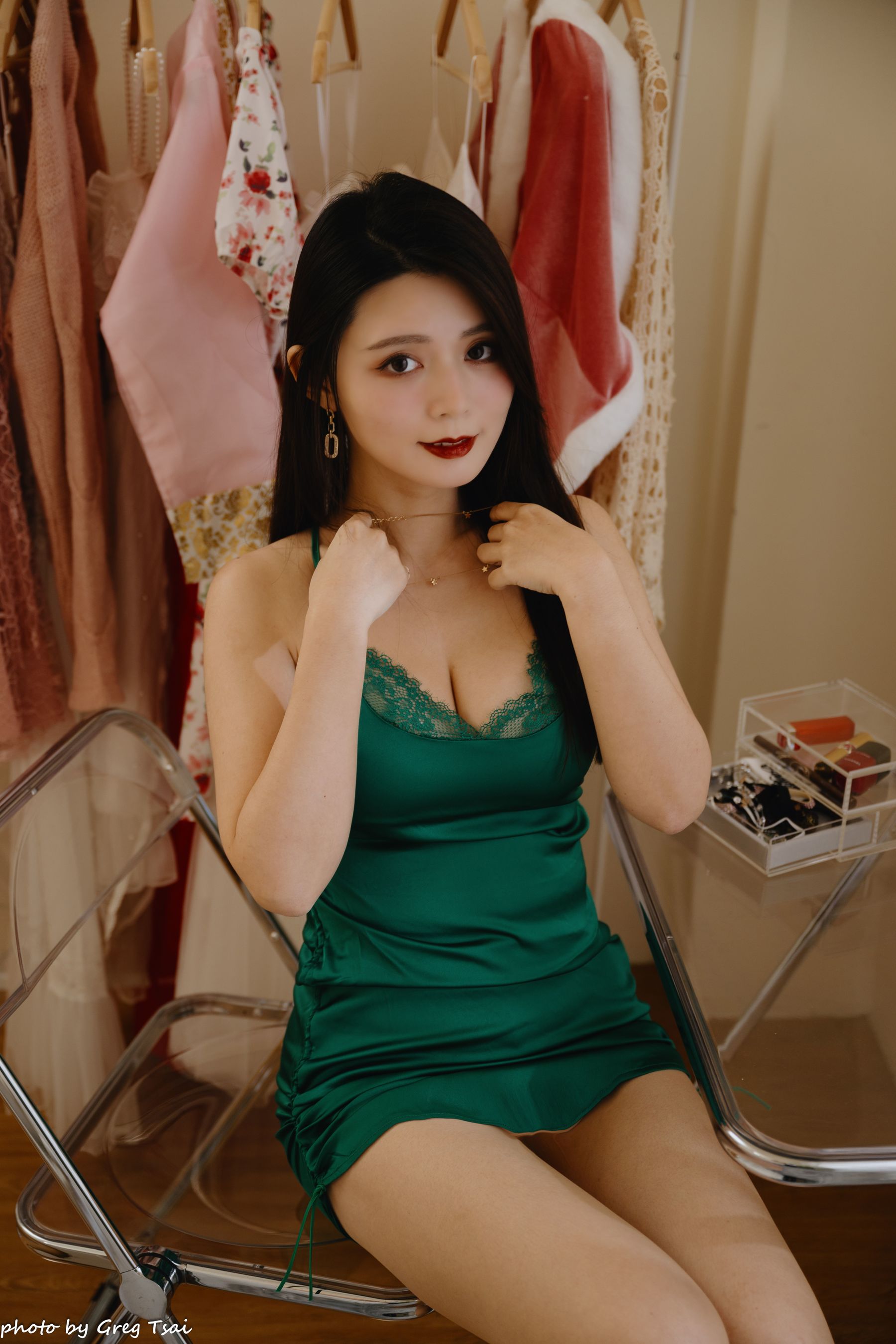 筱筱 - 绿色包臀裙/(64P)