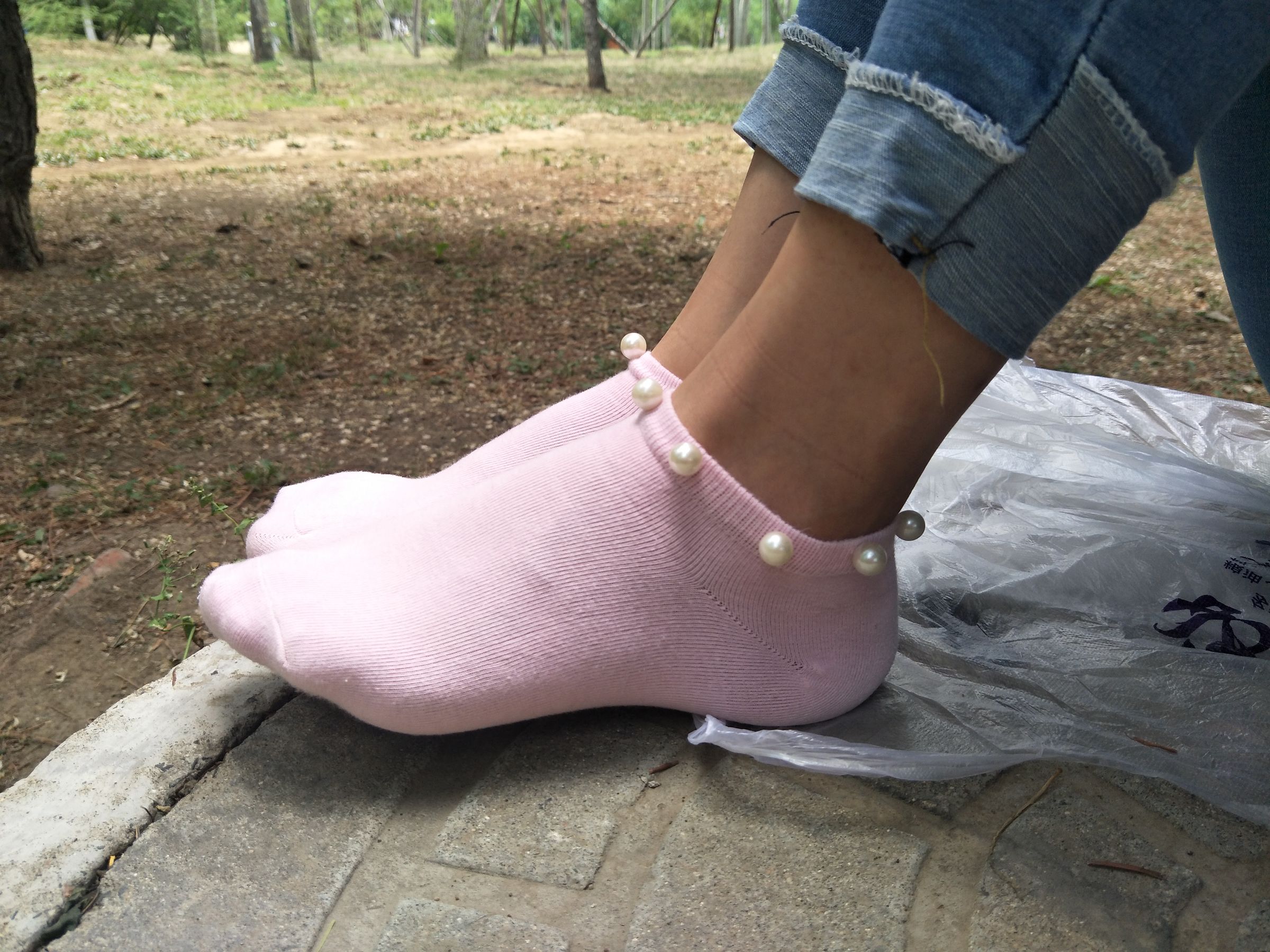 紧身堂妹约出换网袜/(234P)