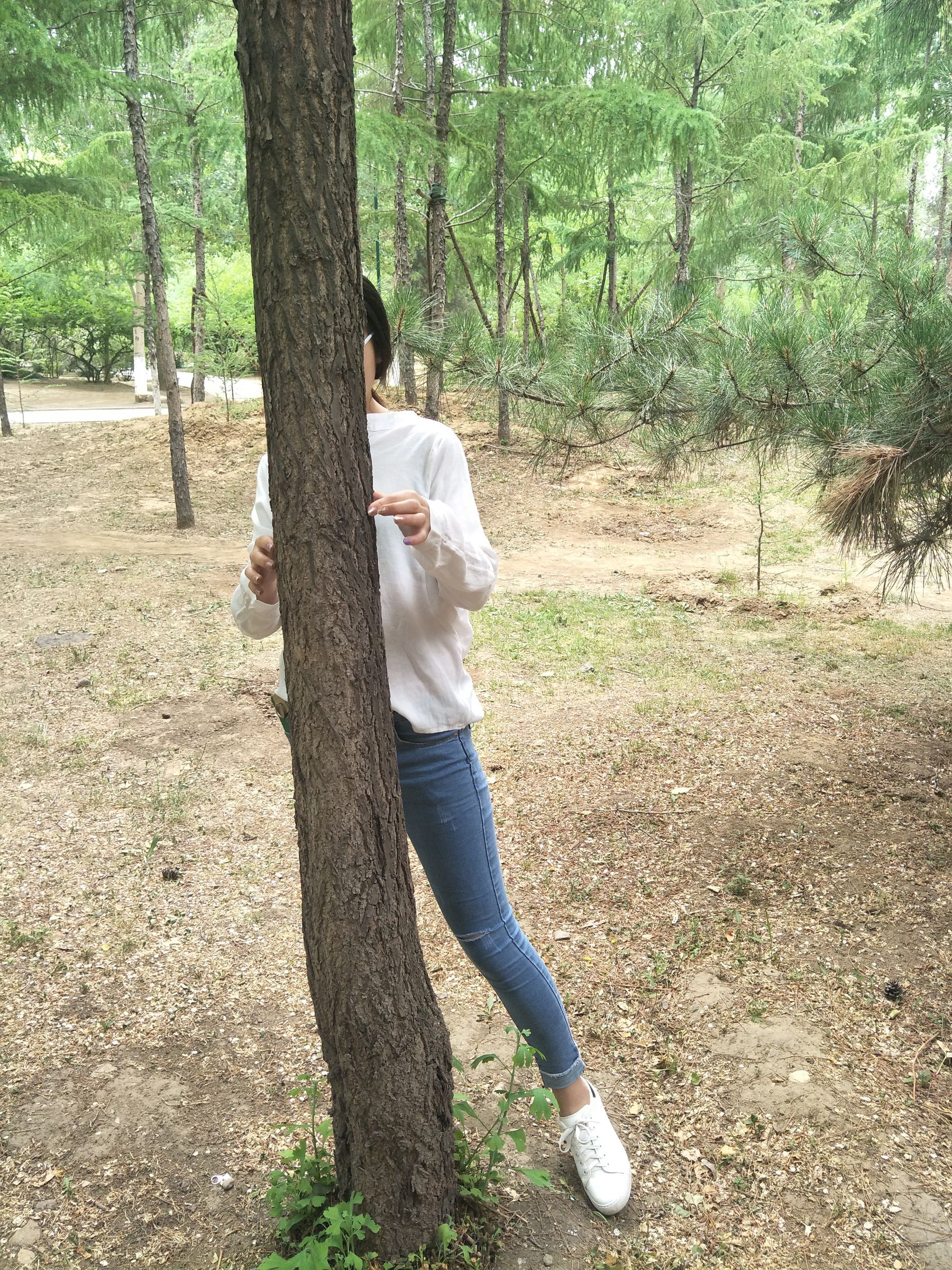 紧身堂妹约出换网袜/(234P)