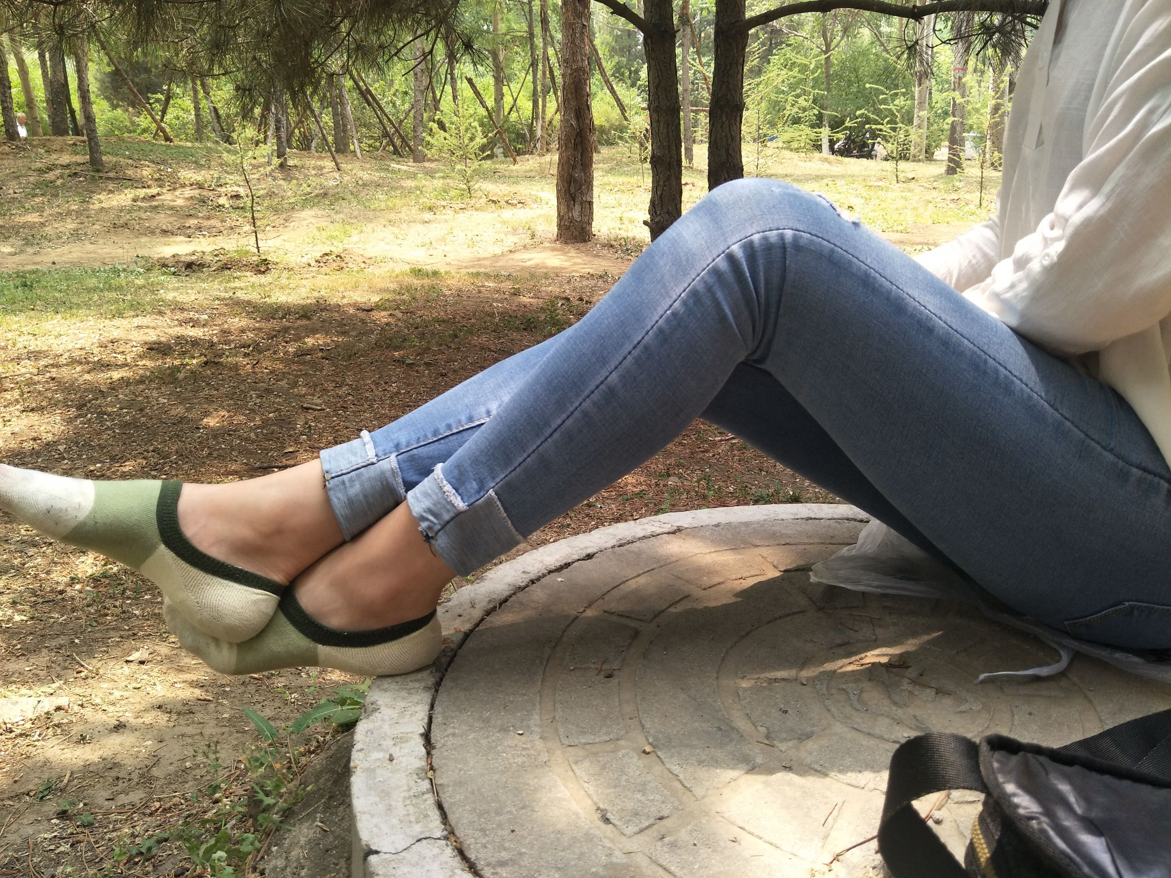 紧身堂妹约出换网袜/(234P)