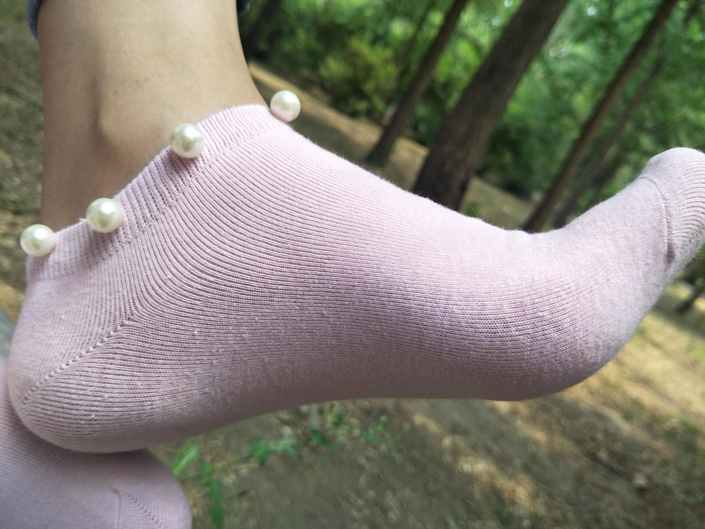 紧身堂妹约出换网袜/(234P)