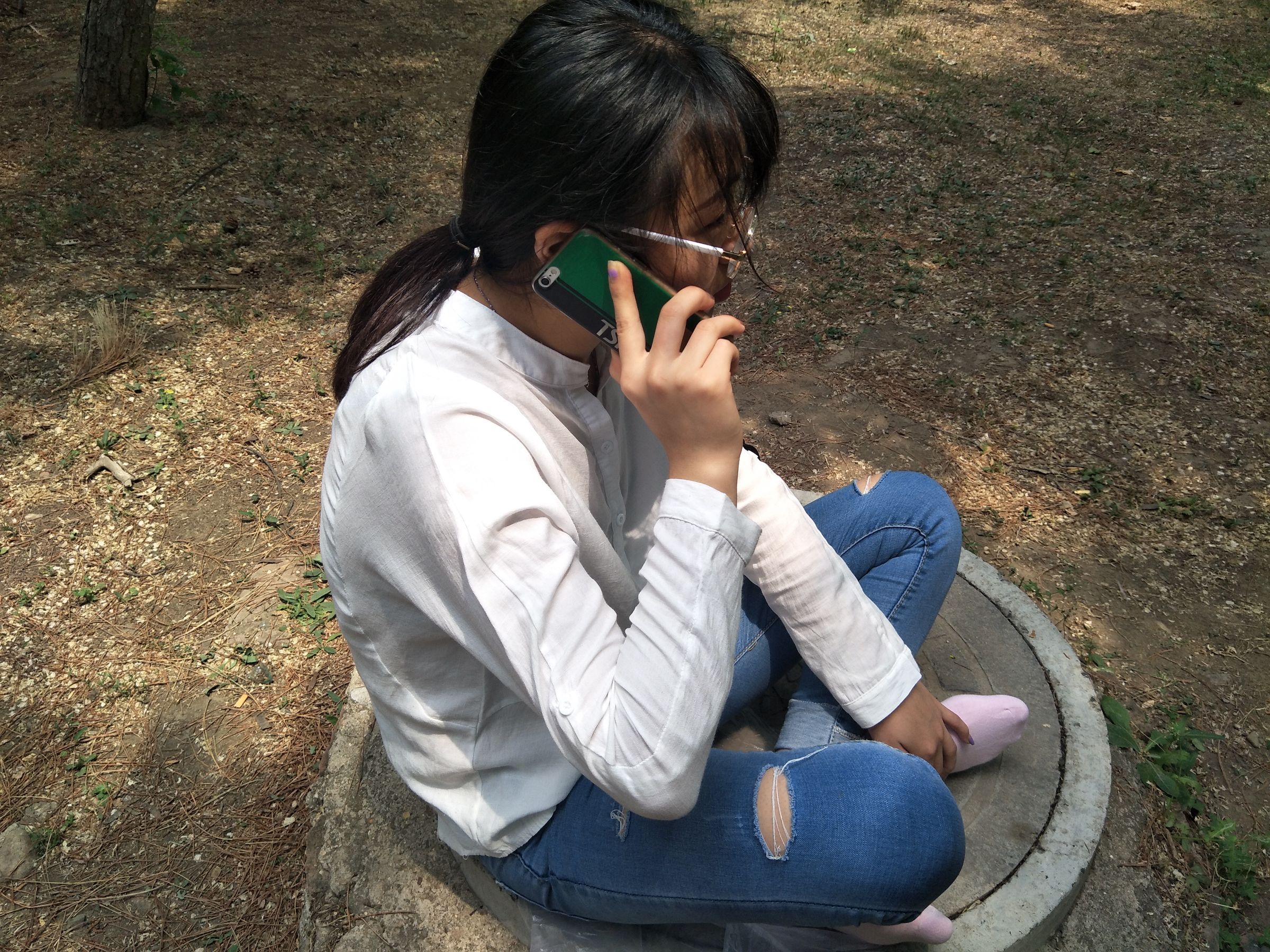 紧身堂妹约出换网袜/(234P)