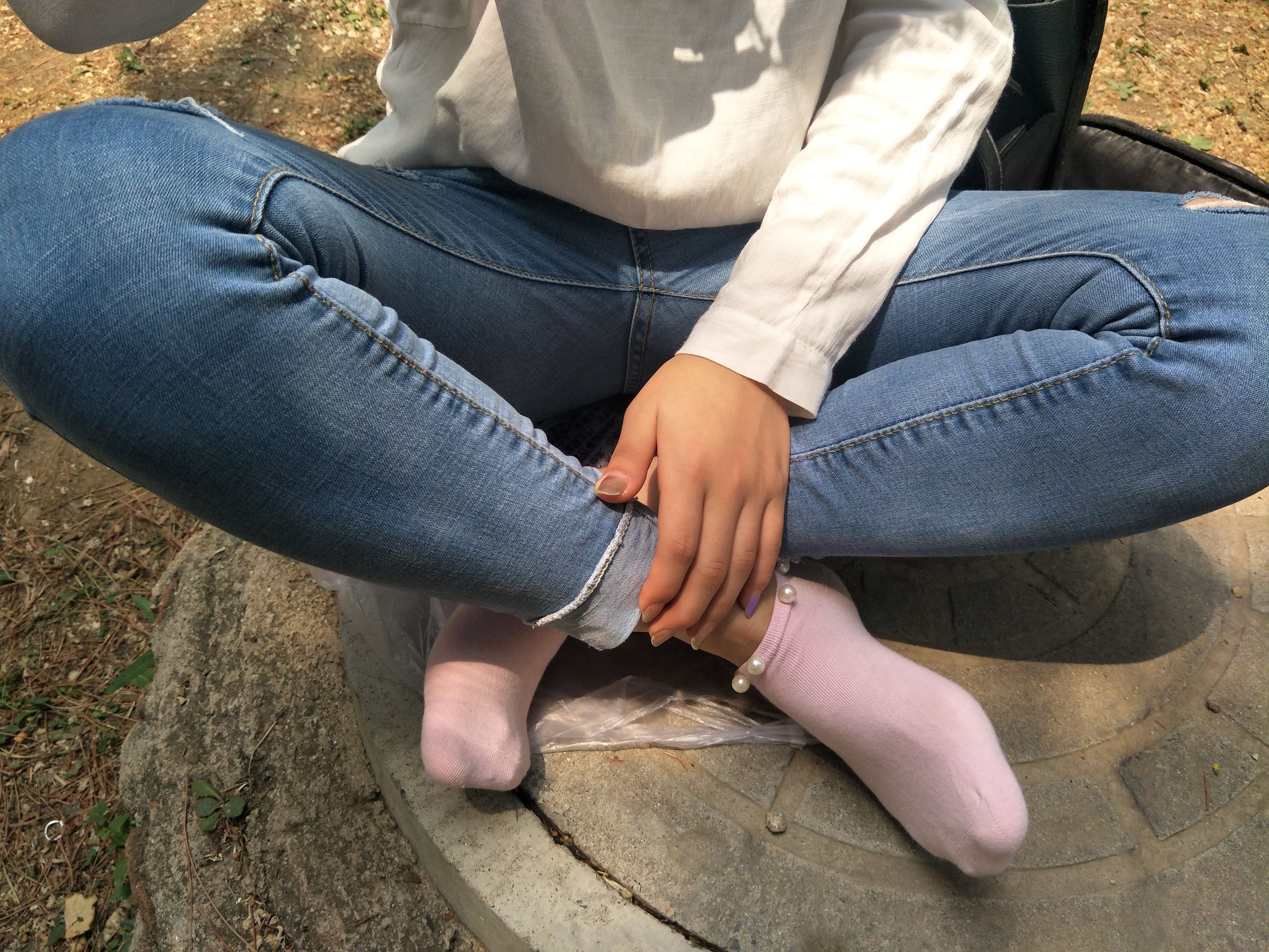 紧身堂妹约出换网袜/(234P)