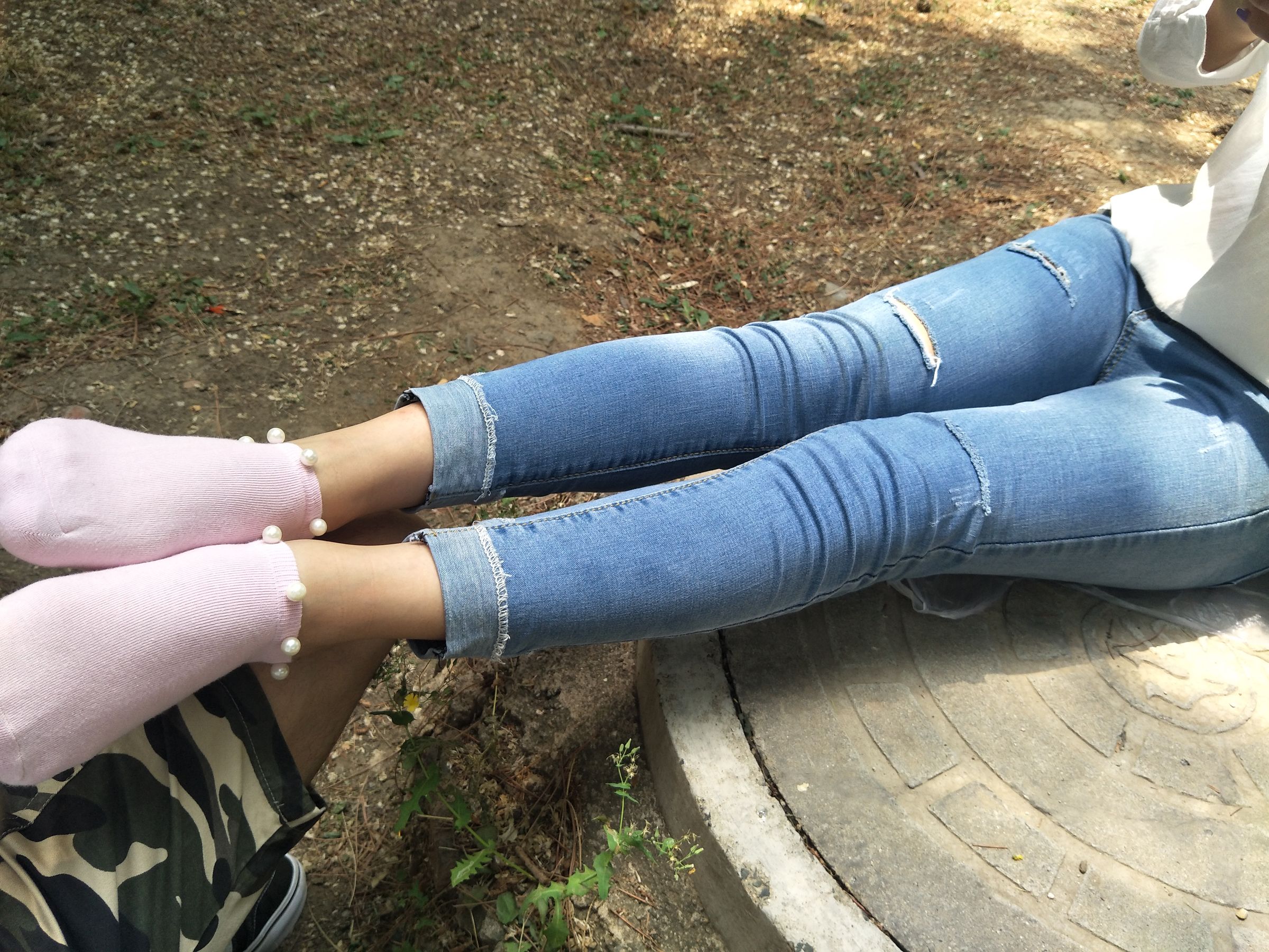 紧身堂妹约出换网袜/(234P)