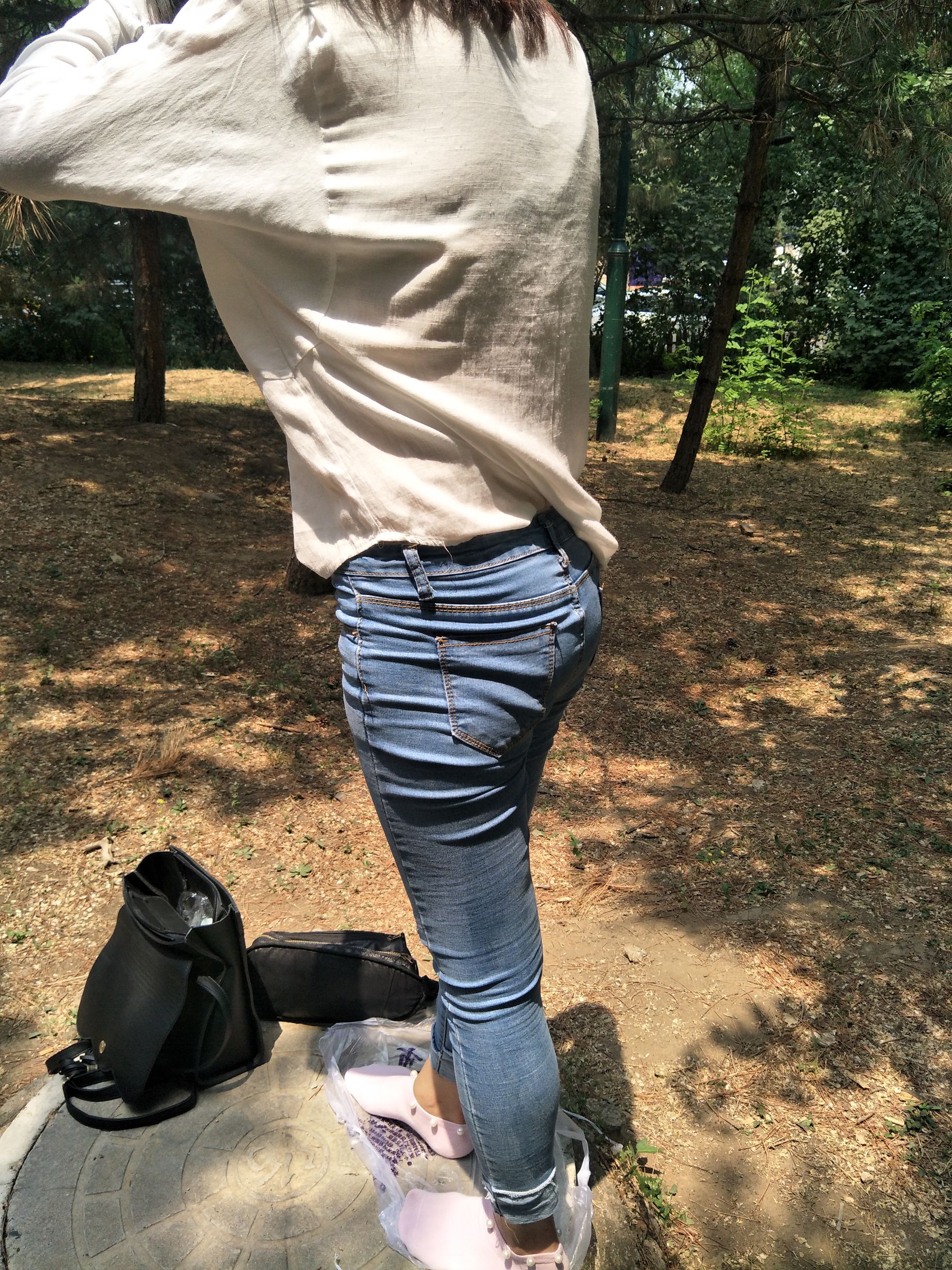 紧身堂妹约出换网袜/(234P)