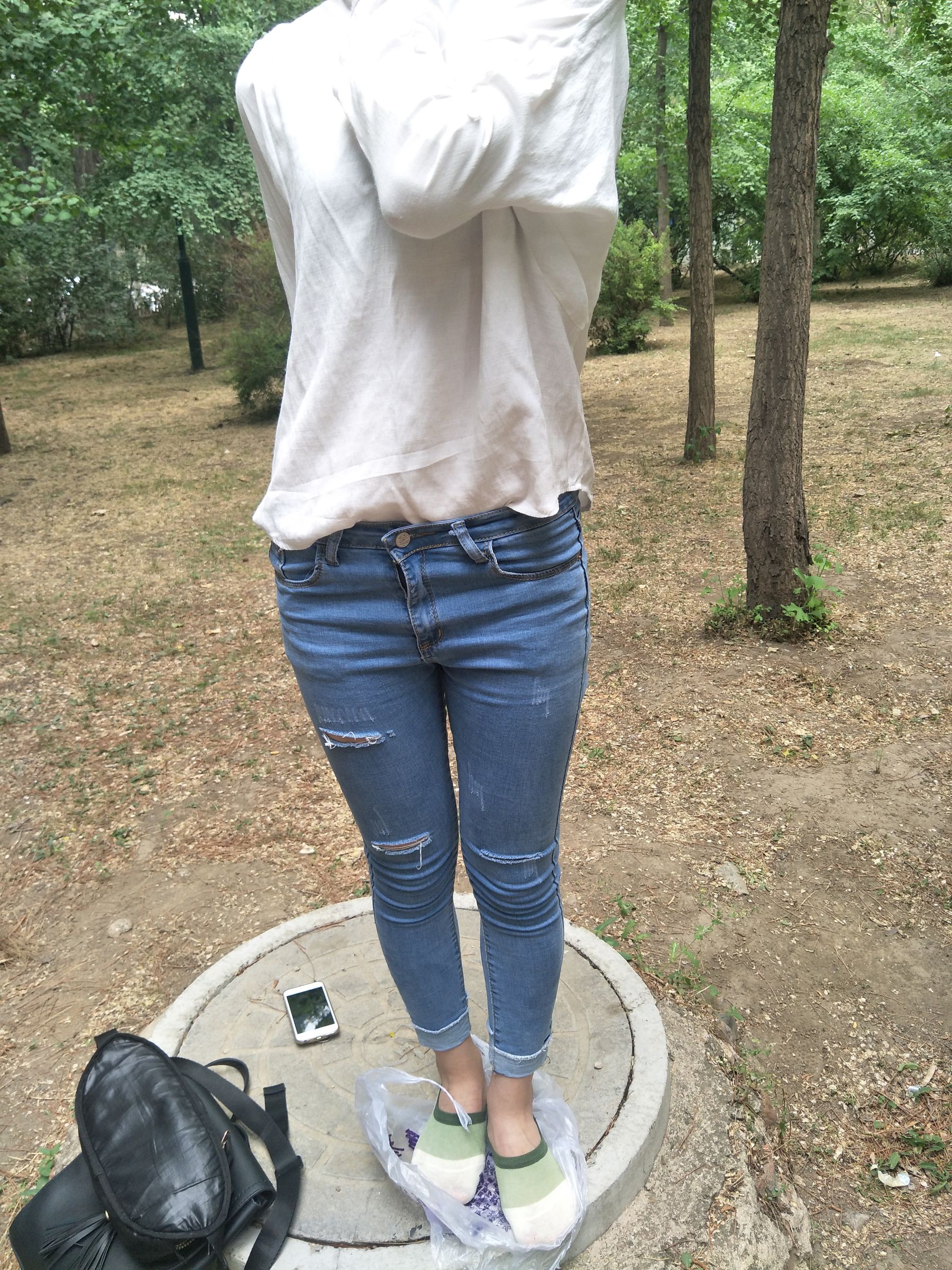 紧身堂妹约出换网袜/(234P)