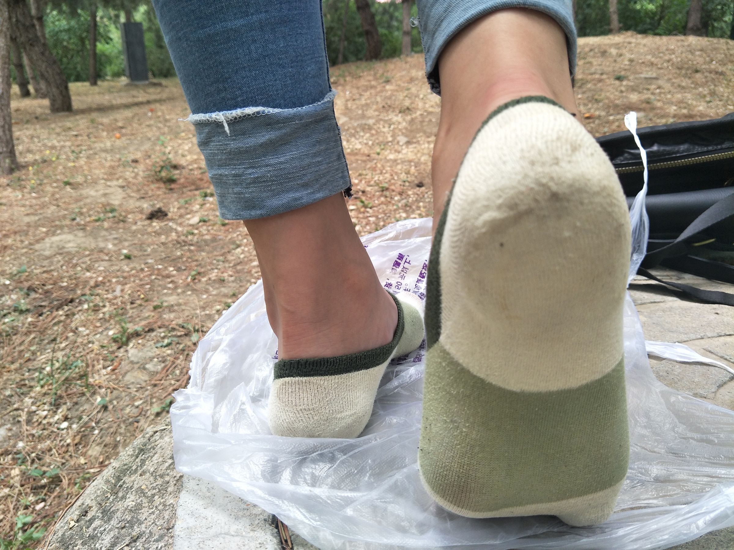 紧身堂妹约出换网袜/(234P)