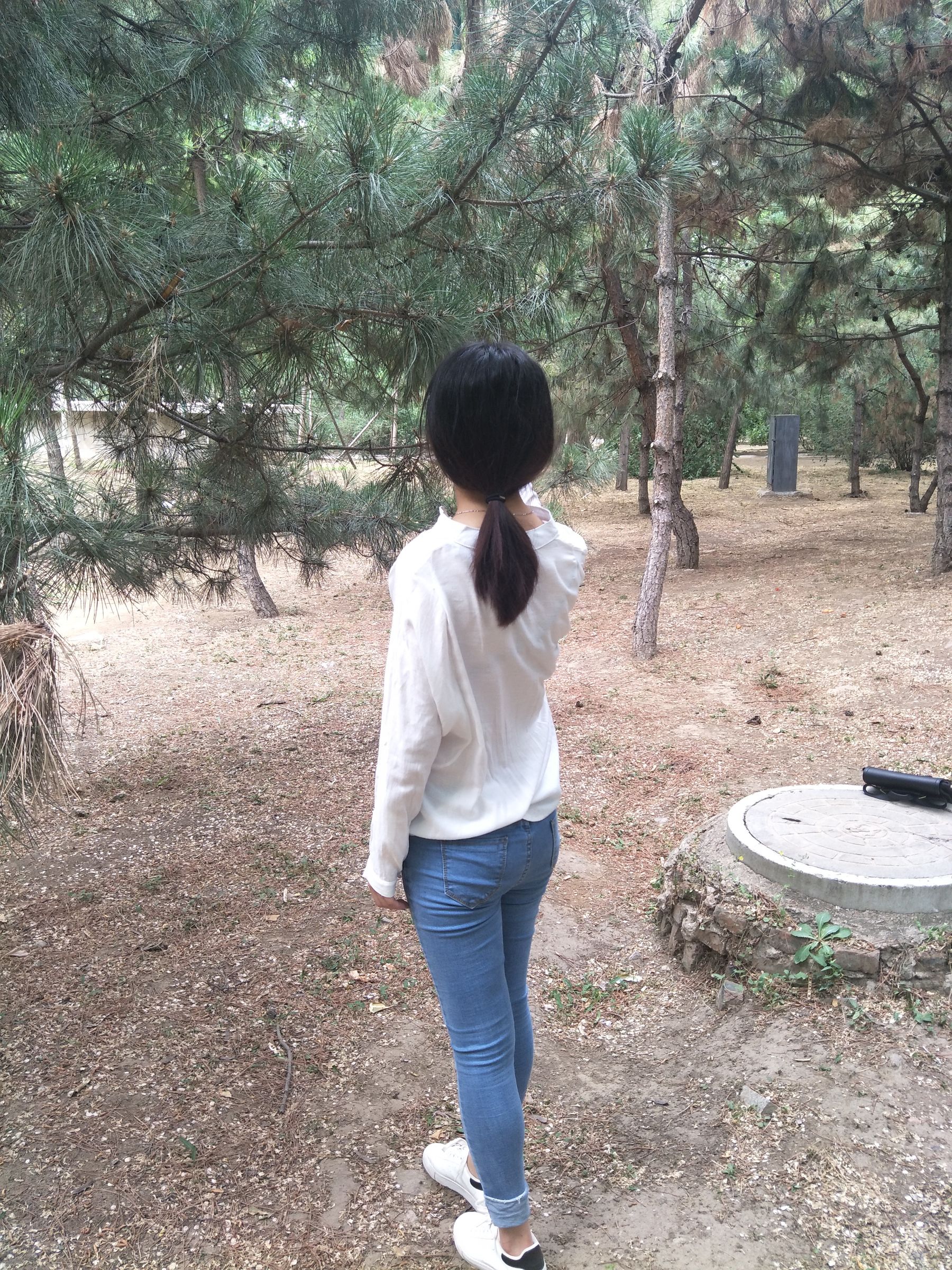 紧身堂妹约出换网袜/(234P)