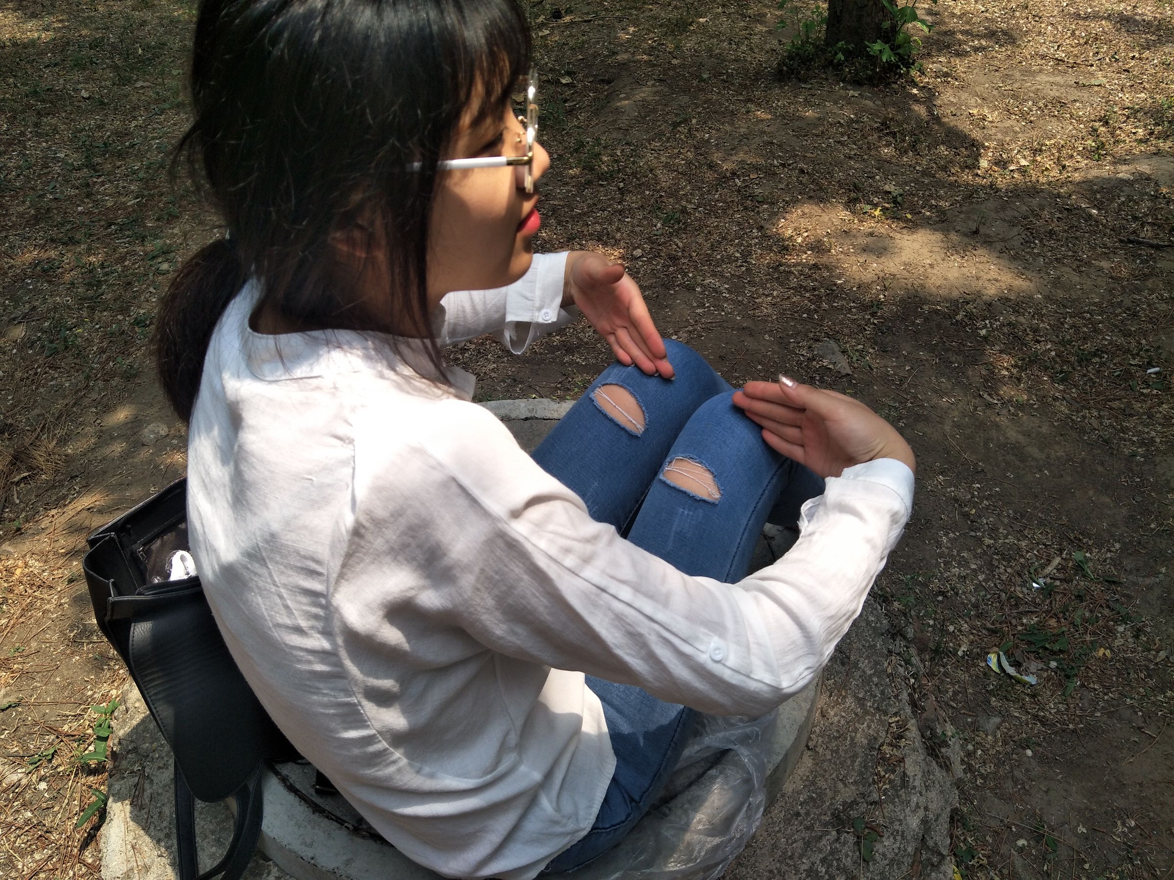 紧身堂妹约出换网袜/(234P)