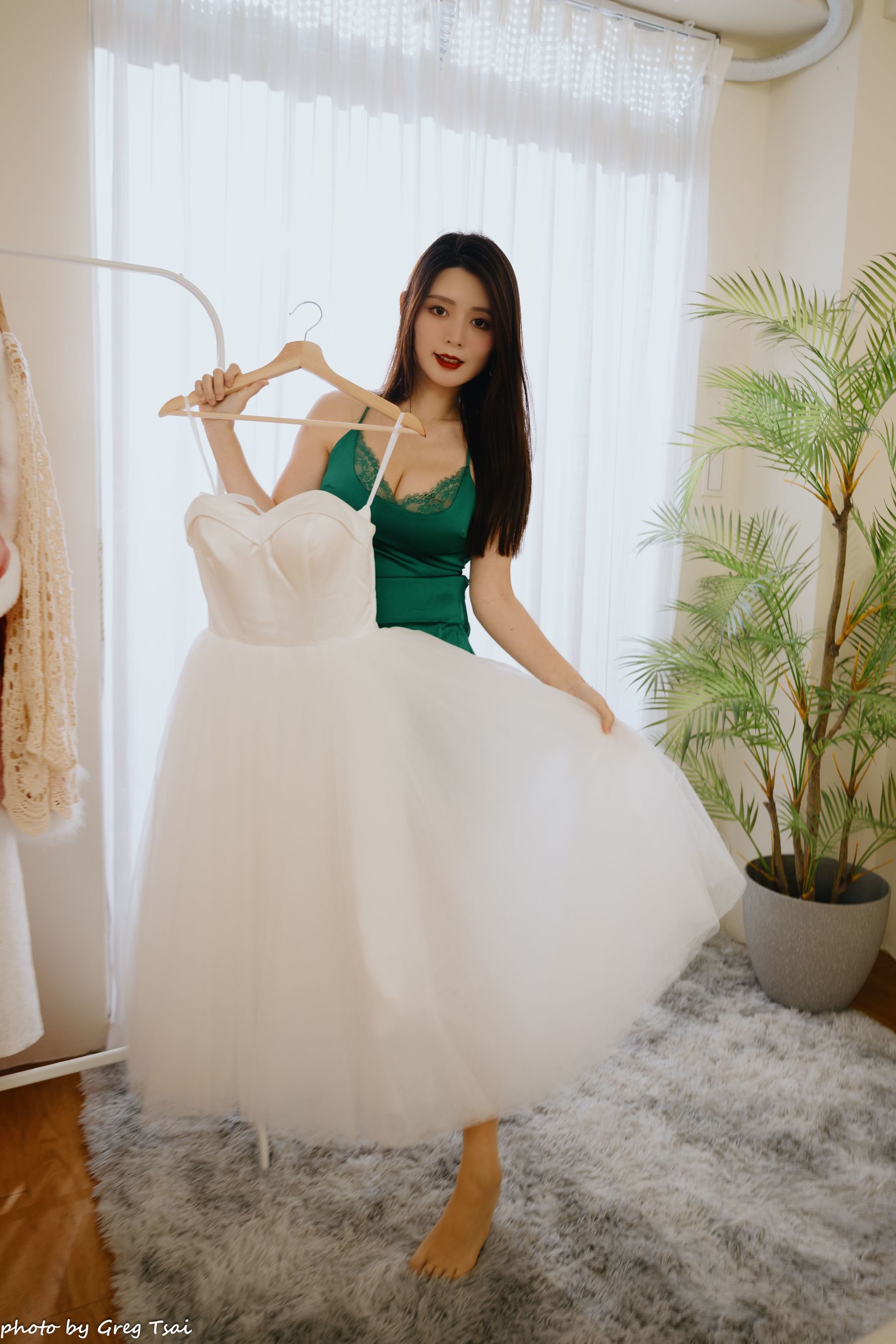 筱筱 - 绿色包臀裙/(64P)