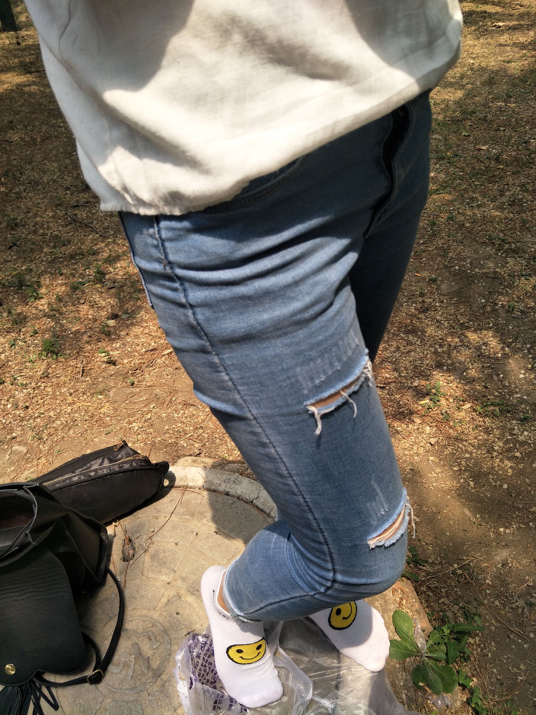 紧身堂妹约出换网袜/(234P)