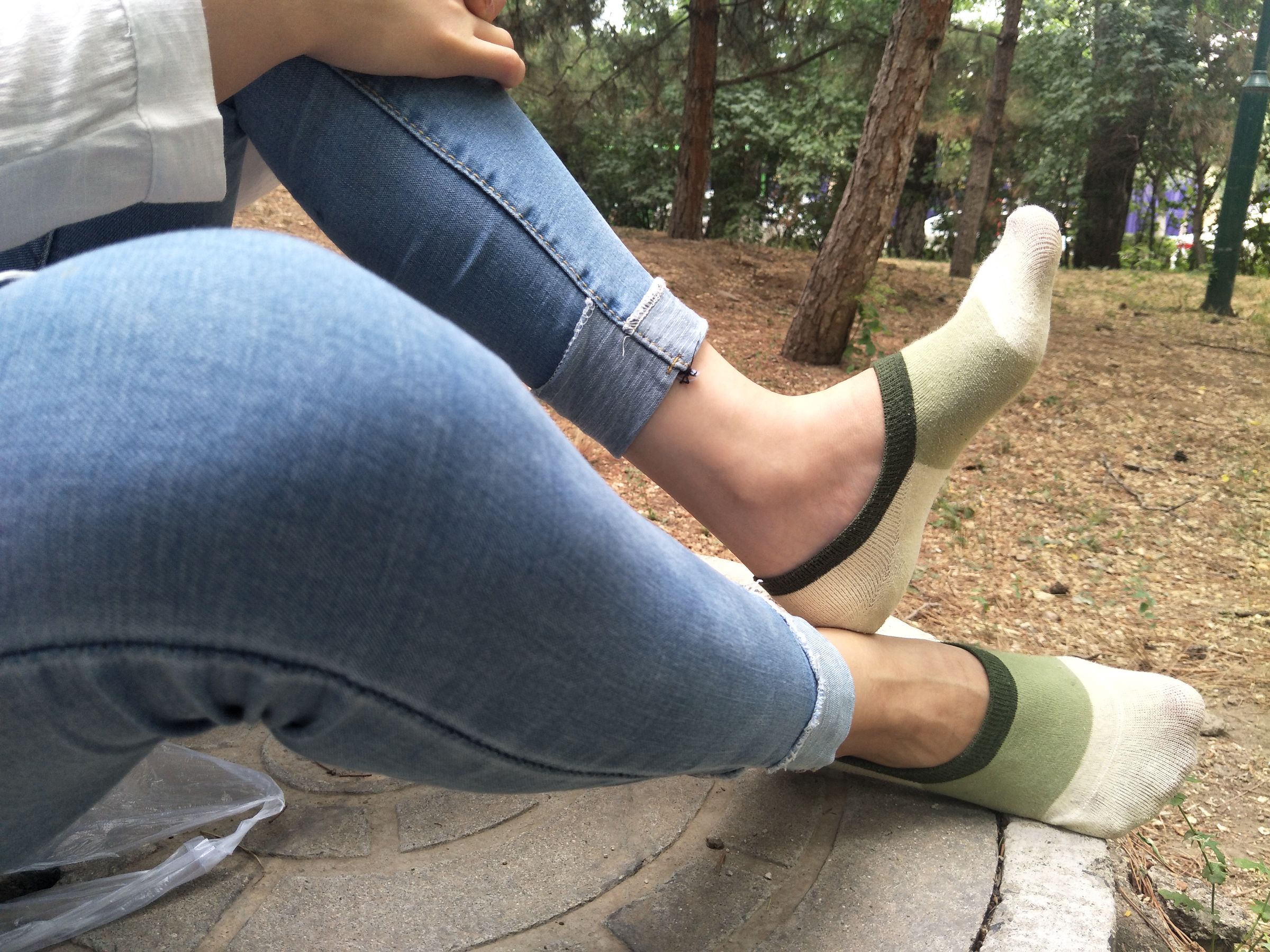 紧身堂妹约出换网袜/(234P)