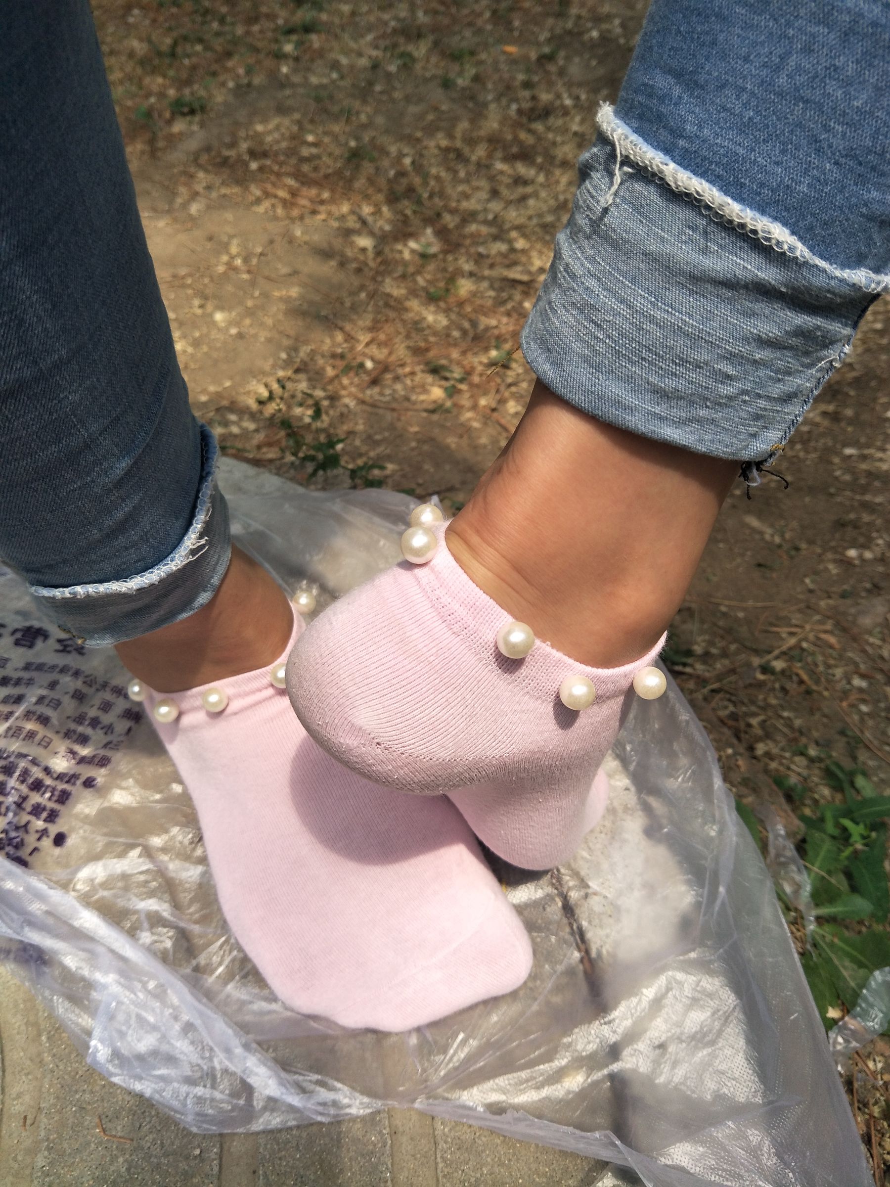 紧身堂妹约出换网袜/(234P)