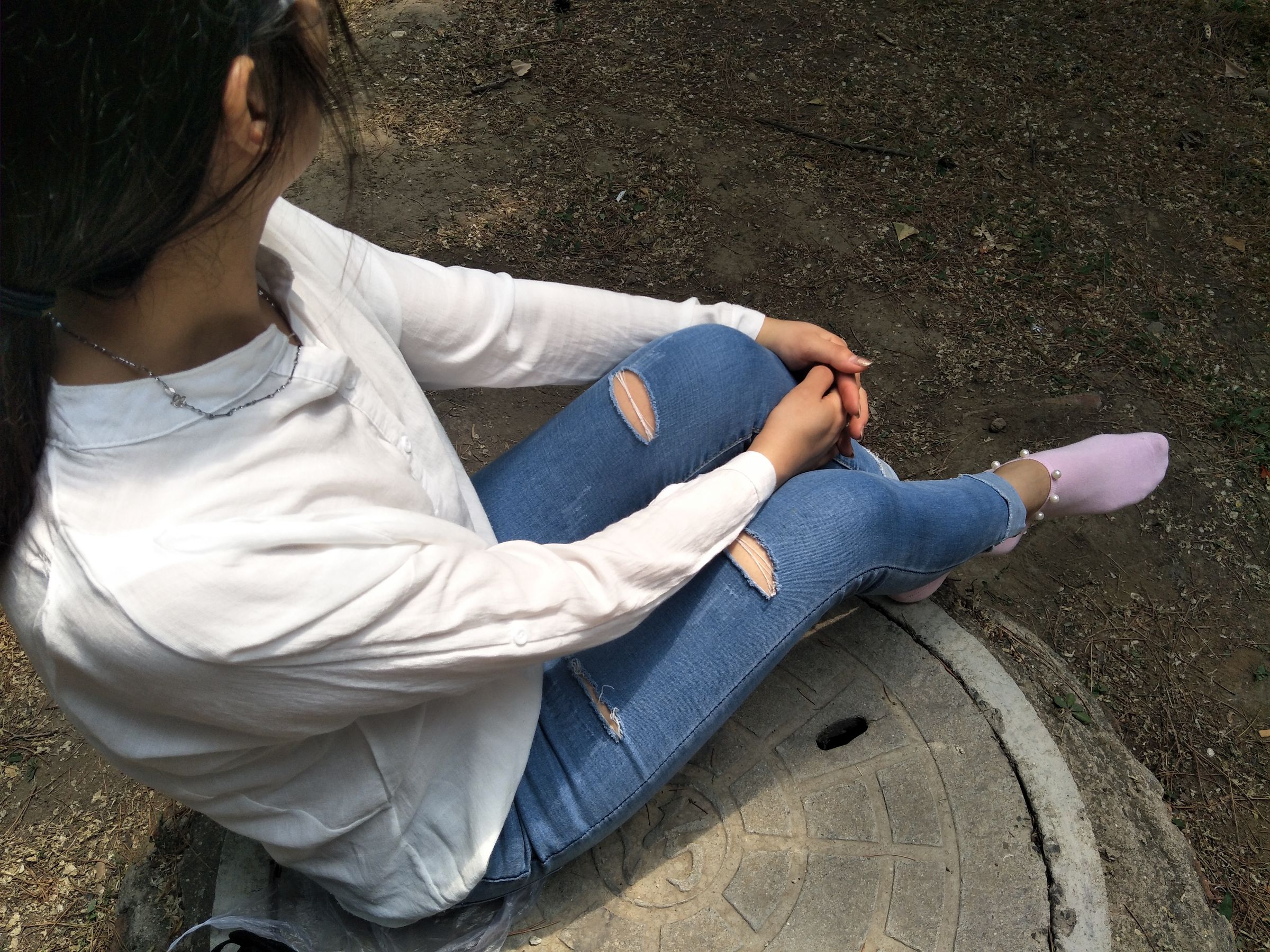 紧身堂妹约出换网袜/(234P)