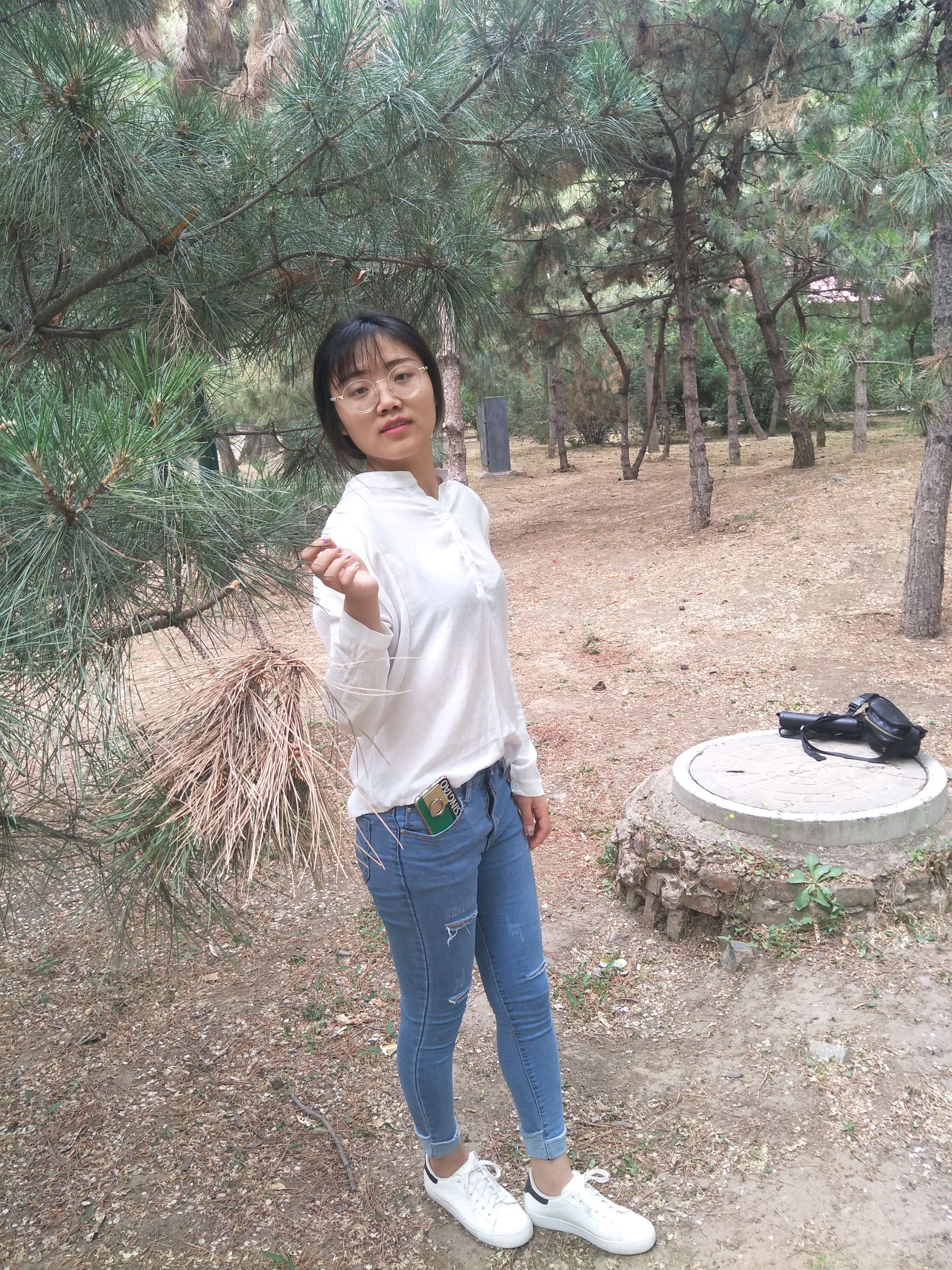 紧身堂妹约出换网袜/(234P)