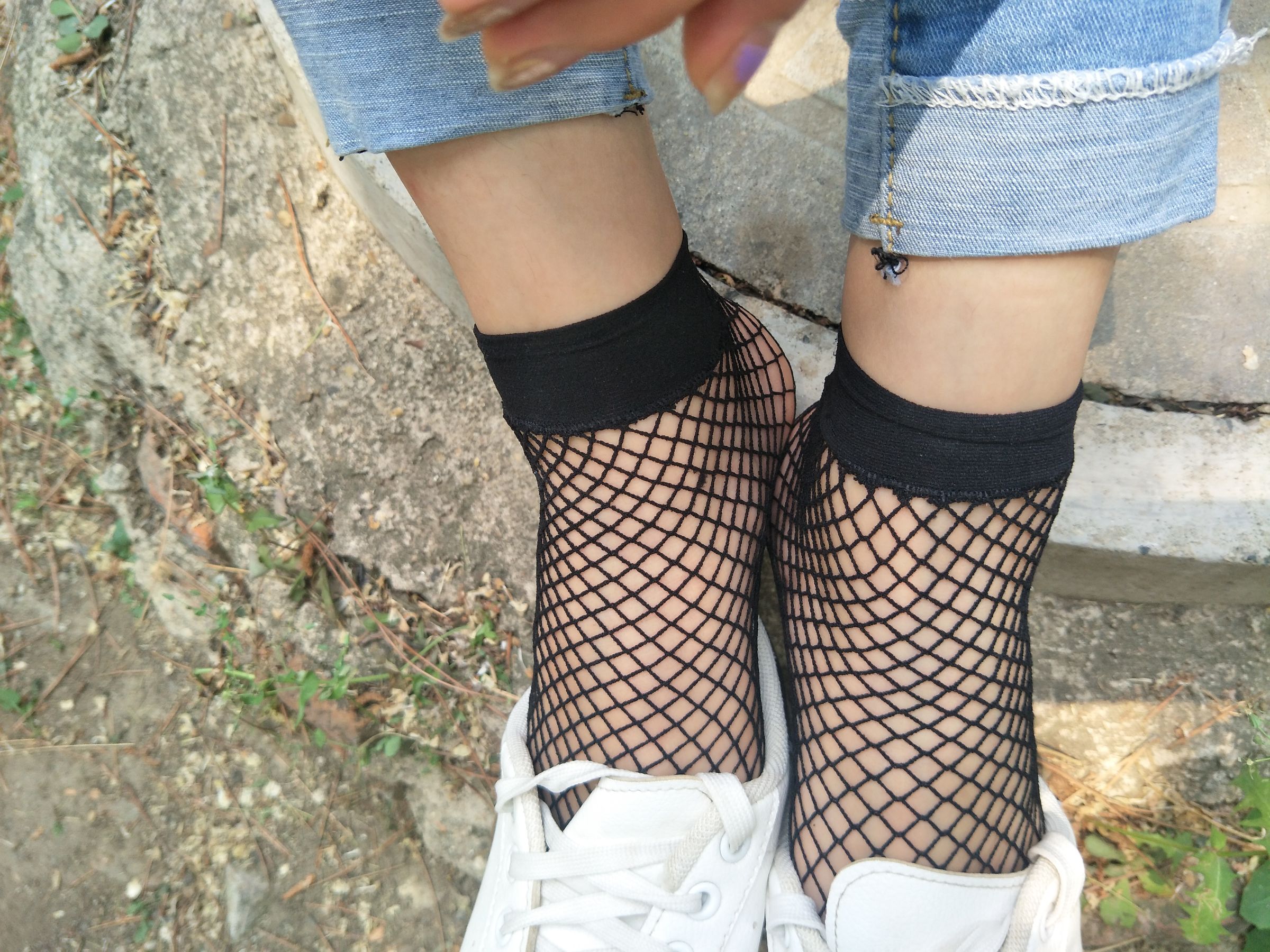 紧身堂妹约出换网袜/(234P)