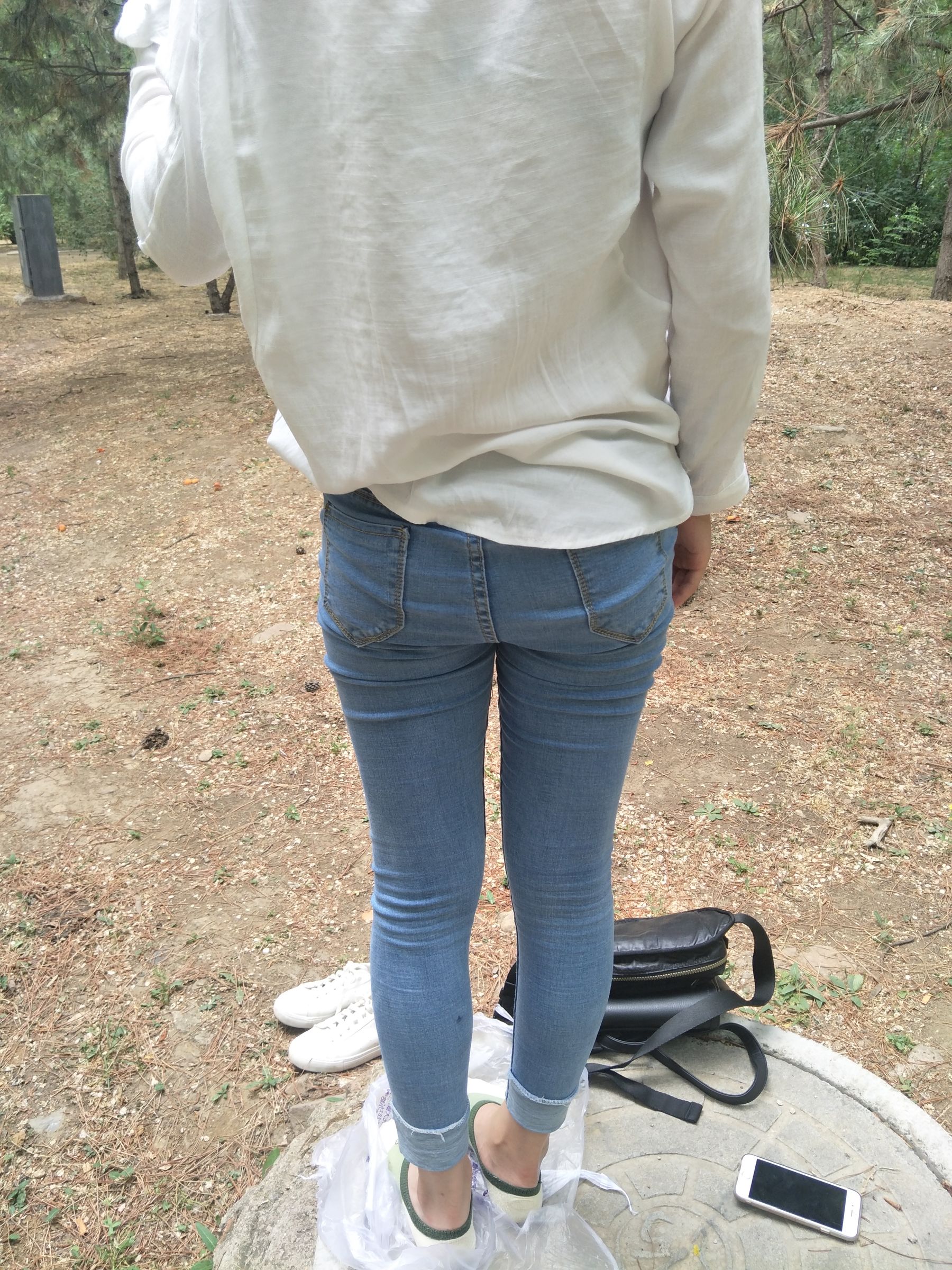 紧身堂妹约出换网袜/(234P)