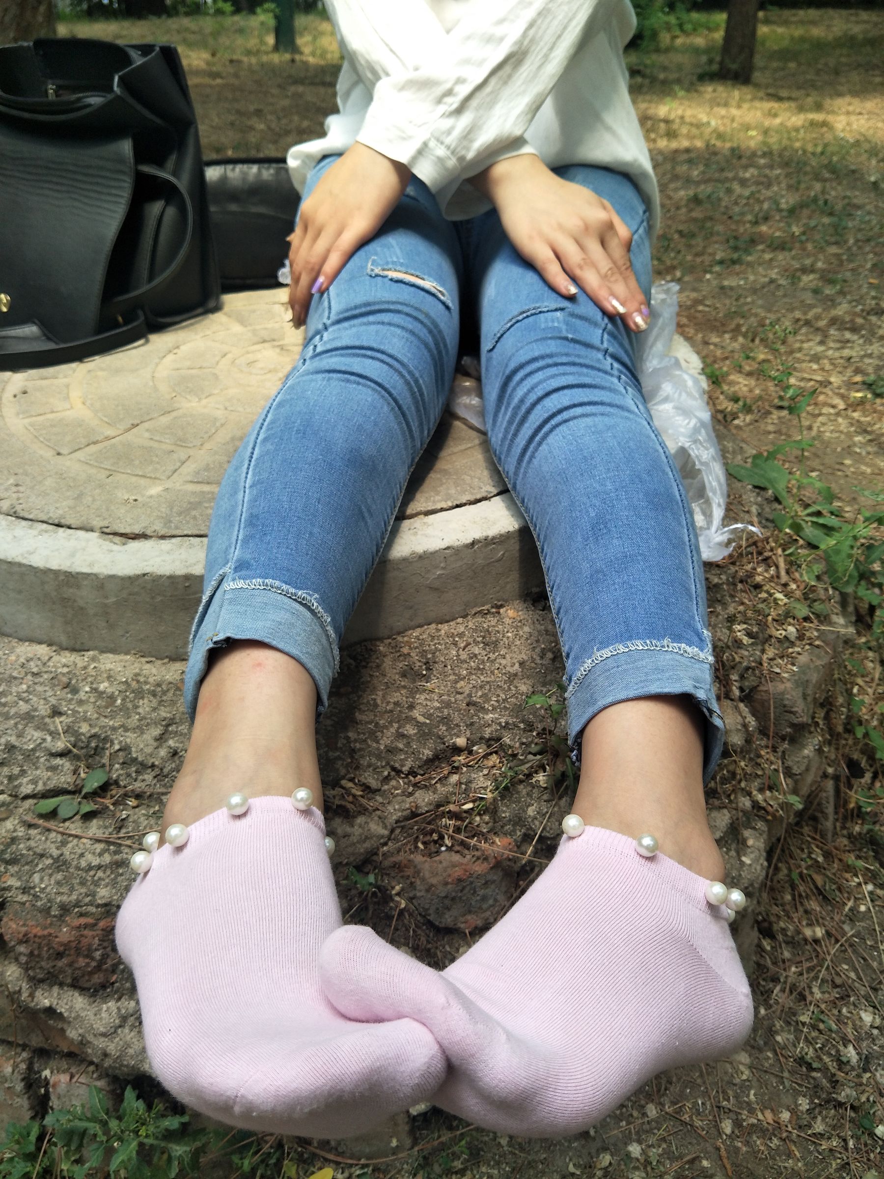 紧身堂妹约出换网袜/(234P)