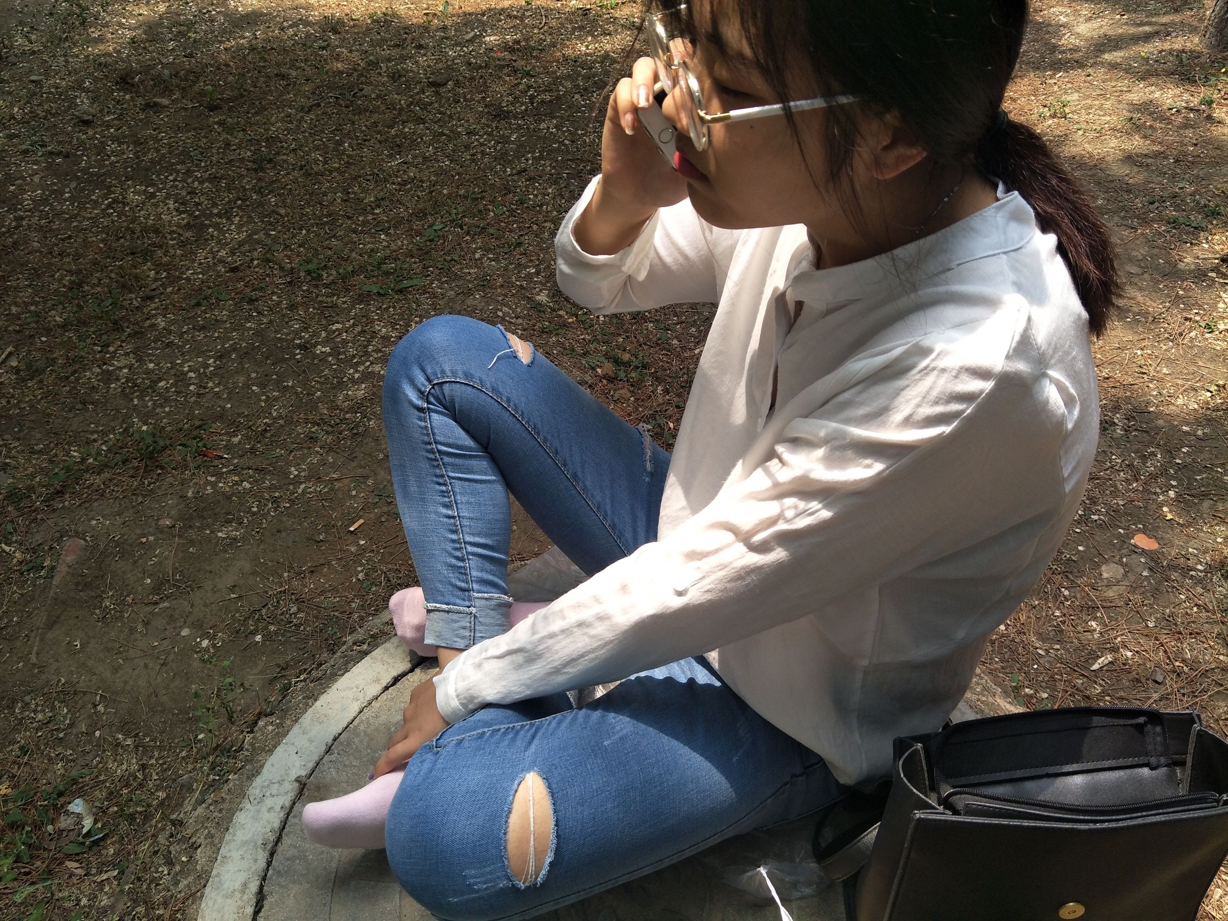 紧身堂妹约出换网袜/(234P)