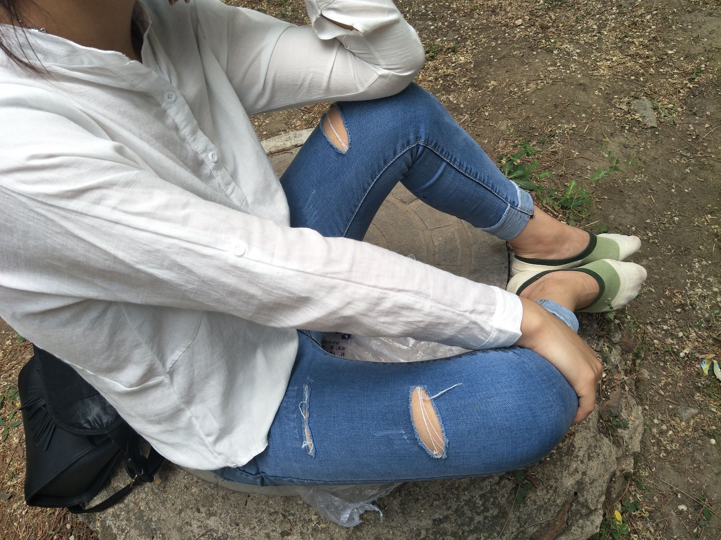 紧身堂妹约出换网袜/(234P)