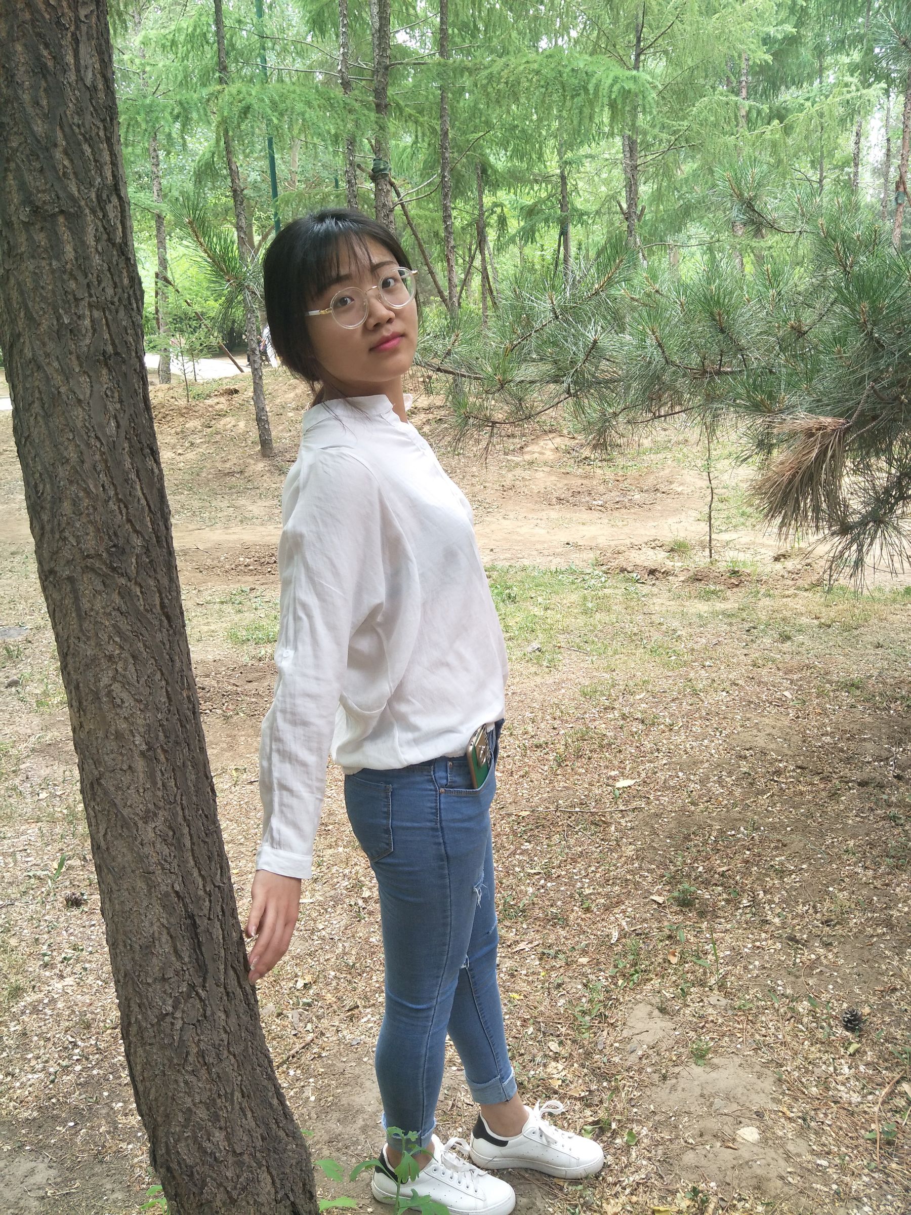 紧身堂妹约出换网袜/(234P)