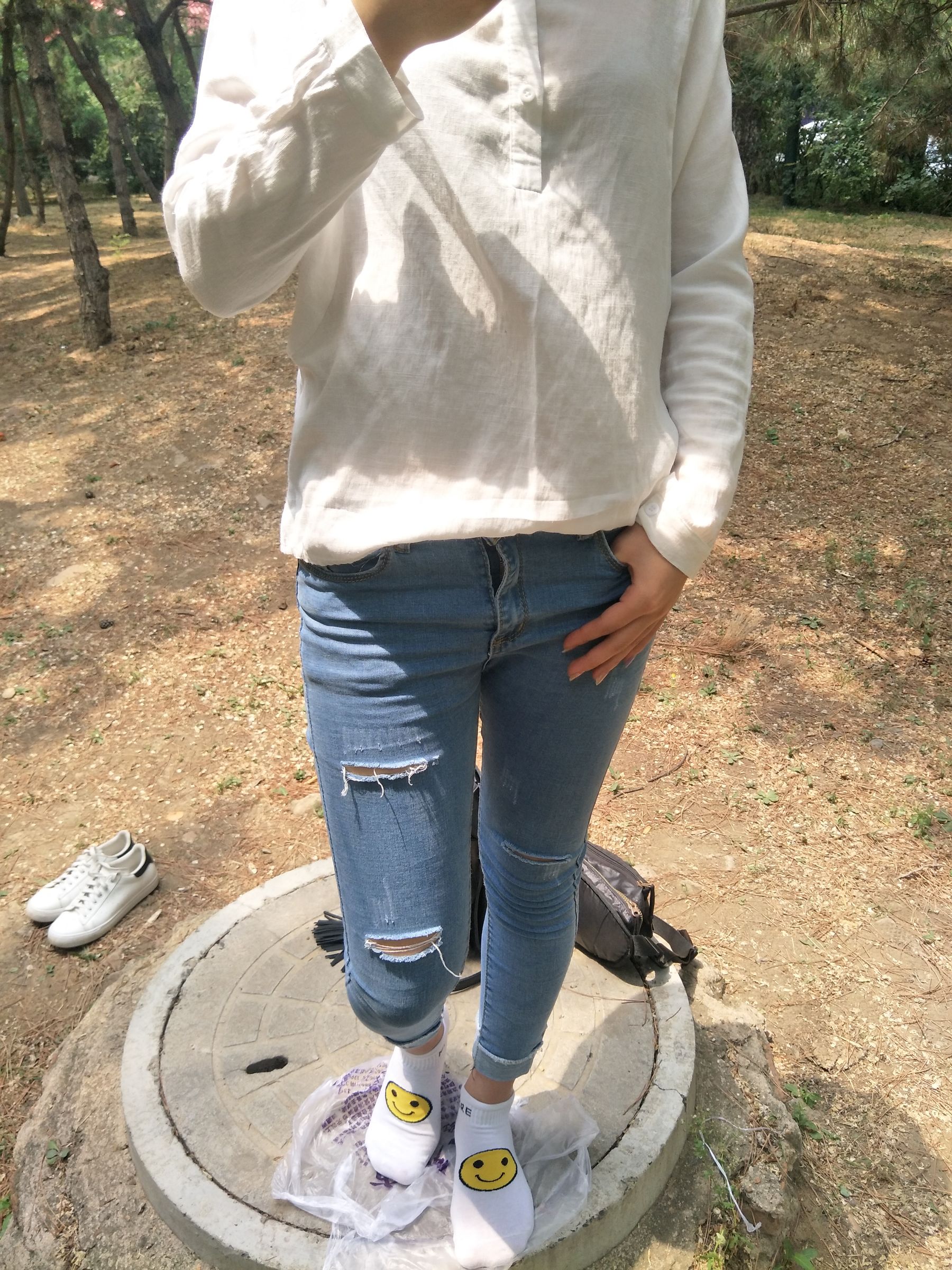 紧身堂妹约出换网袜/(234P)