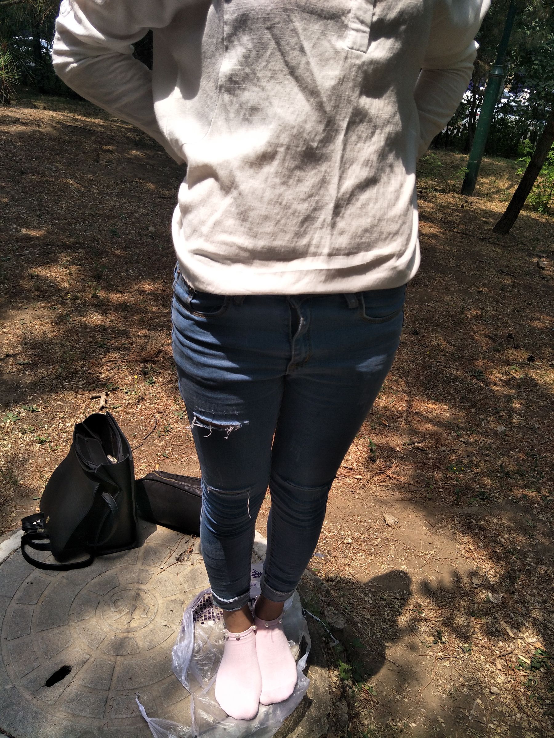 紧身堂妹约出换网袜/(234P)