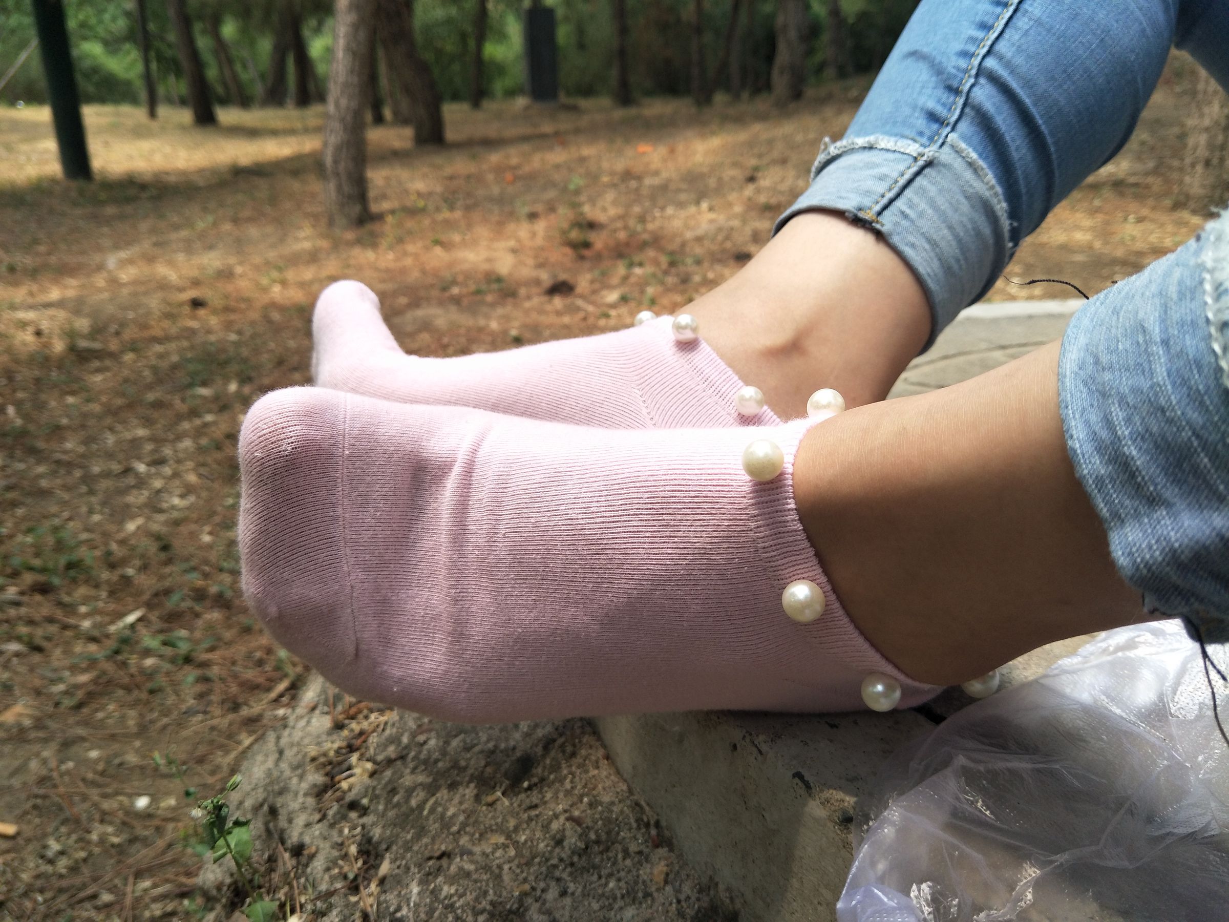 紧身堂妹约出换网袜/(234P)