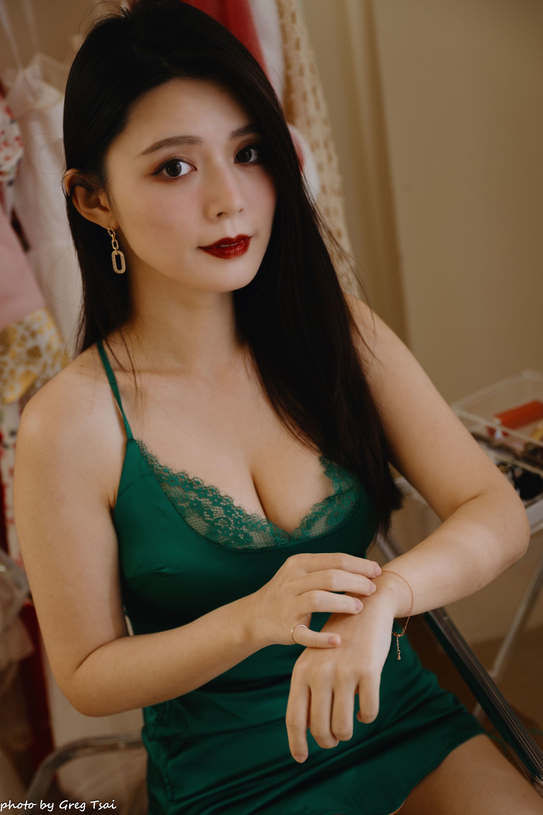 筱筱 - 绿色包臀裙/(64P)