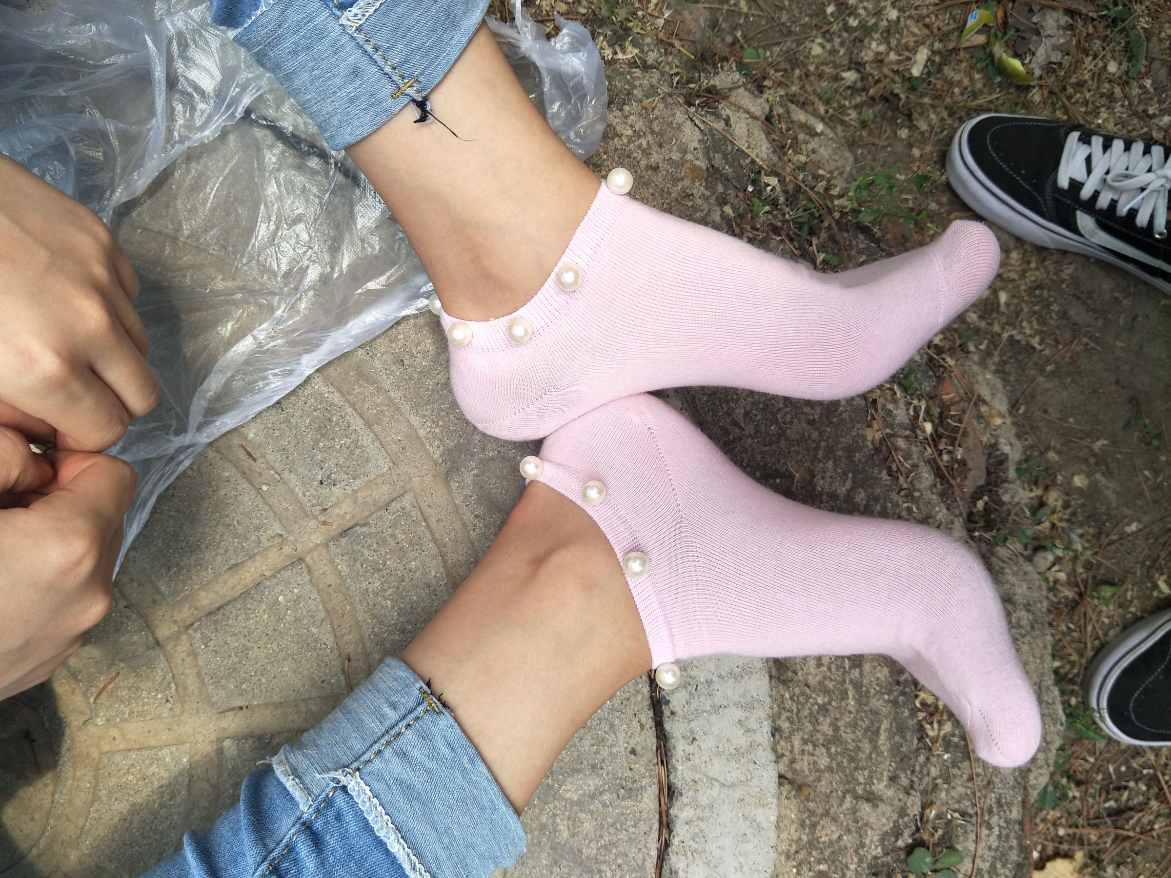 紧身堂妹约出换网袜/(234P)