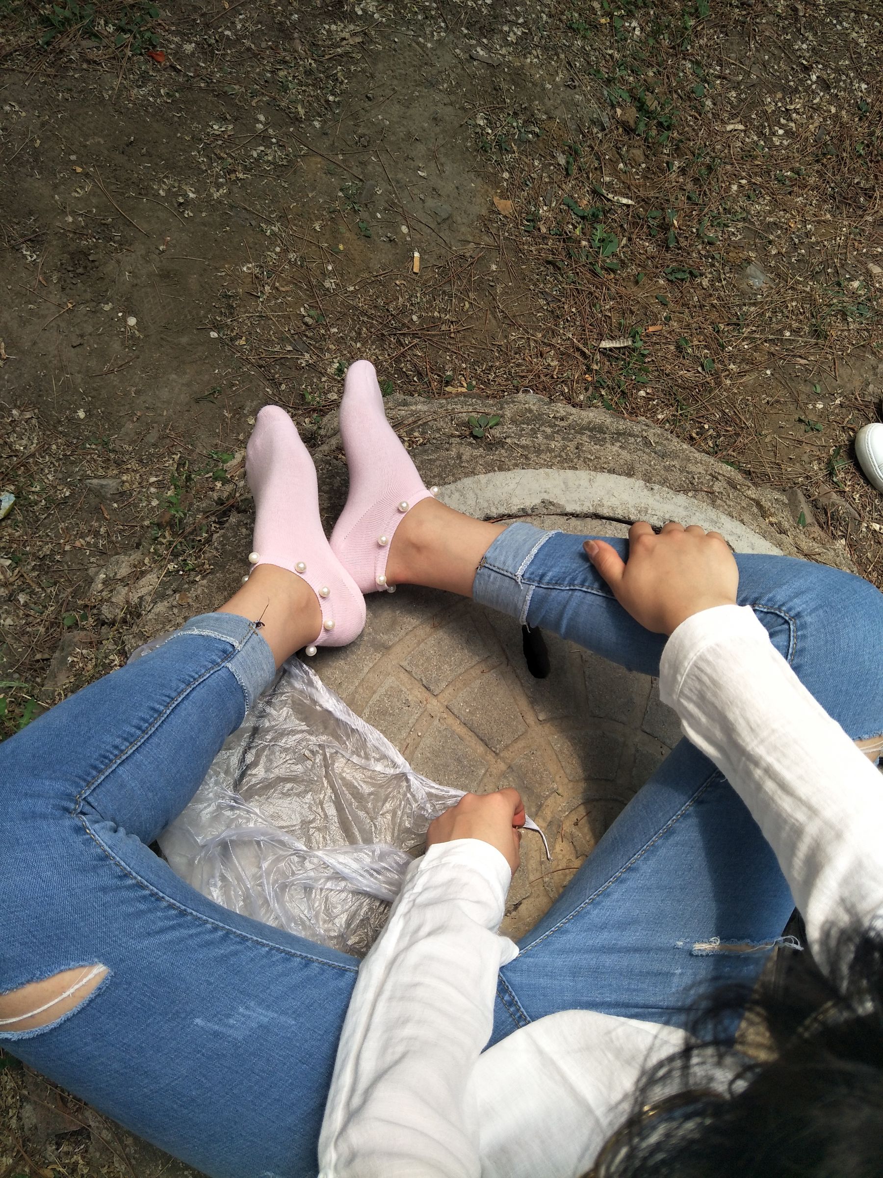 紧身堂妹约出换网袜/(234P)