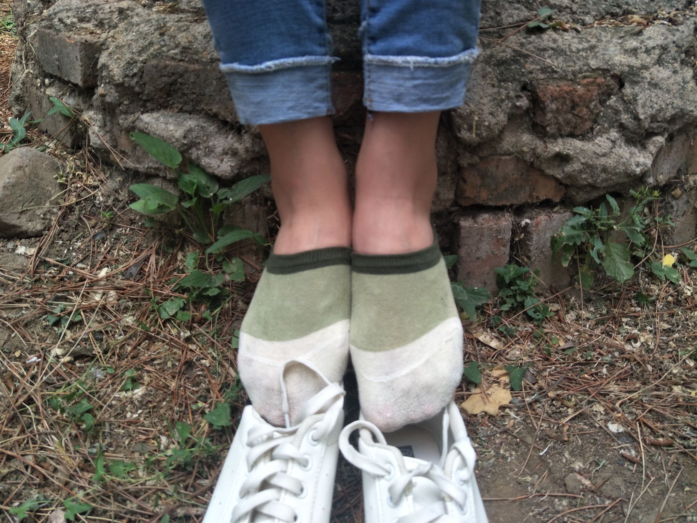 紧身堂妹约出换网袜/(234P)