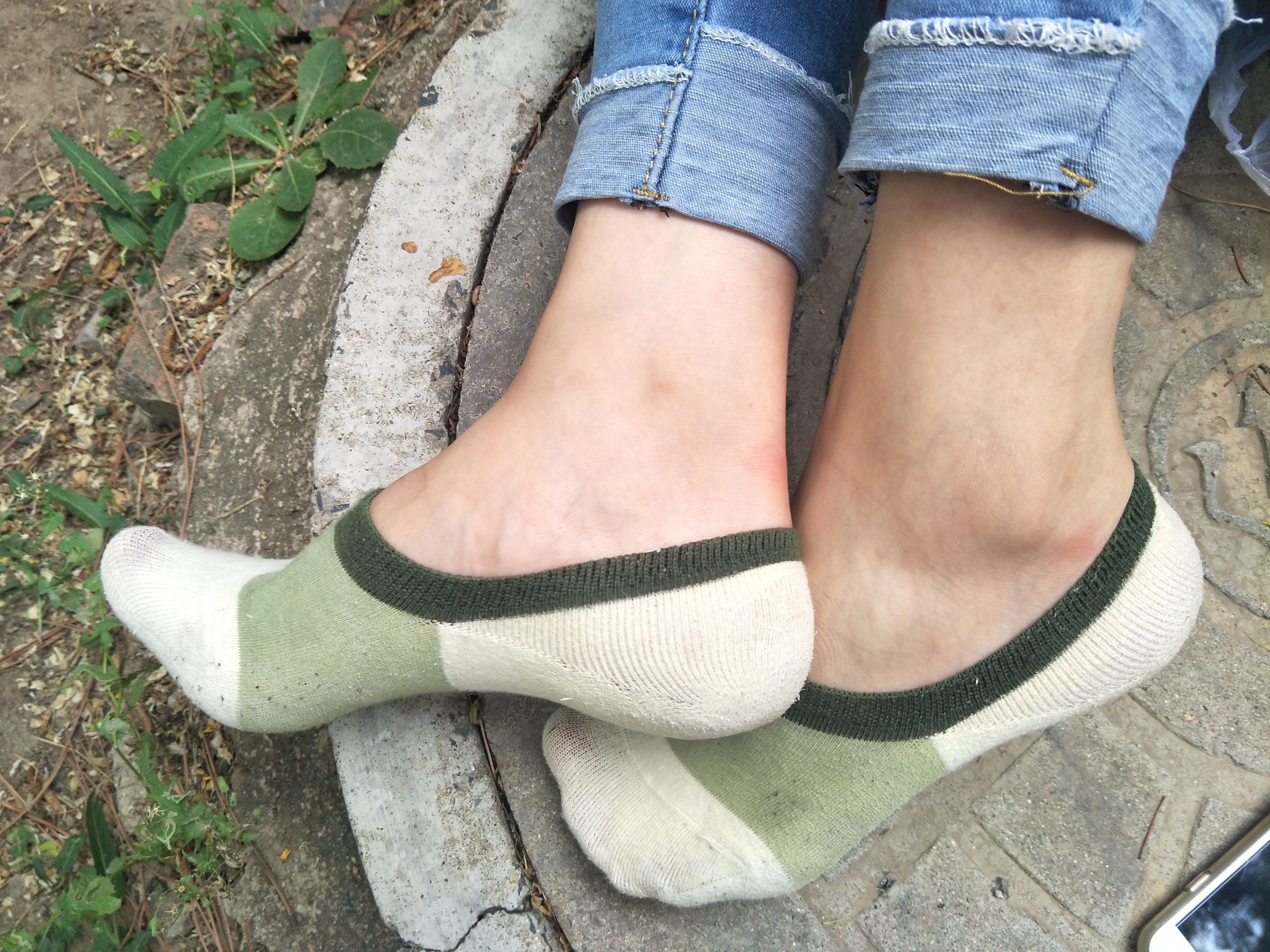 紧身堂妹约出换网袜/(234P)